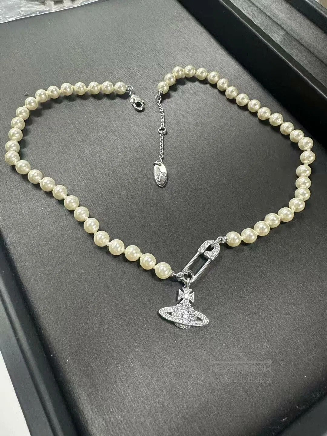 Vivienne Westwood Vivienne Westwood Saturn Pearl Necklace. Size ONE SIZE - 1 Thumbnail