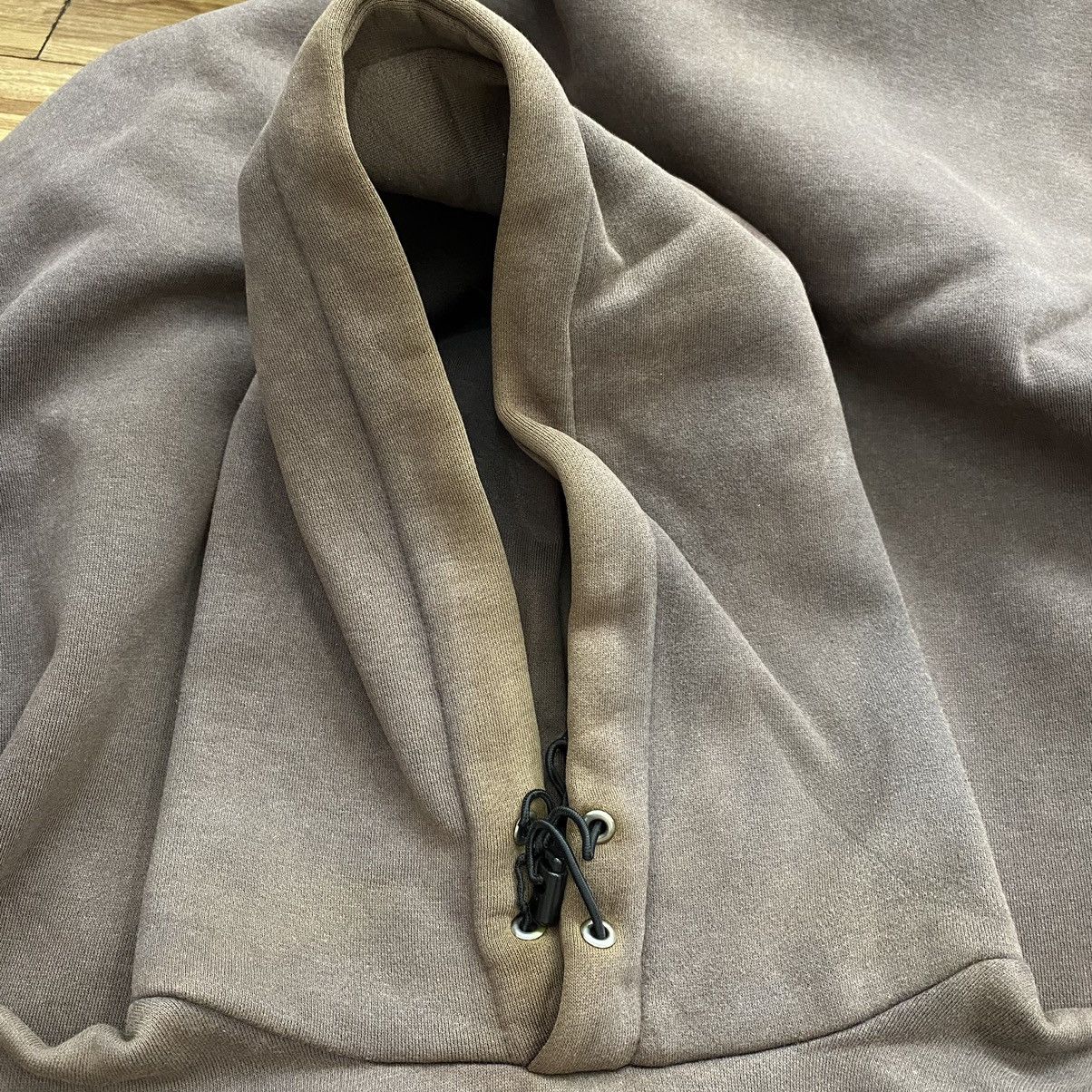 Japanese Brand Vintage 90s SLASH Thrashed Japan Print Oversize Brown Hoodie Size US L / EU 52-54 / 3 - 5 Thumbnail