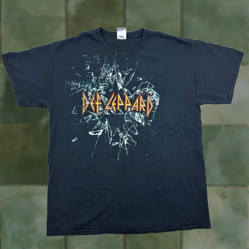 Gildan Def Leppard Tour T Shirt Rock Band Tee Adult Large Black Cotton Gildan Metal Music Shirt 90s (if applicable) Mens Size US L / EU 52-54 / 3 - 1 Thumbnail
