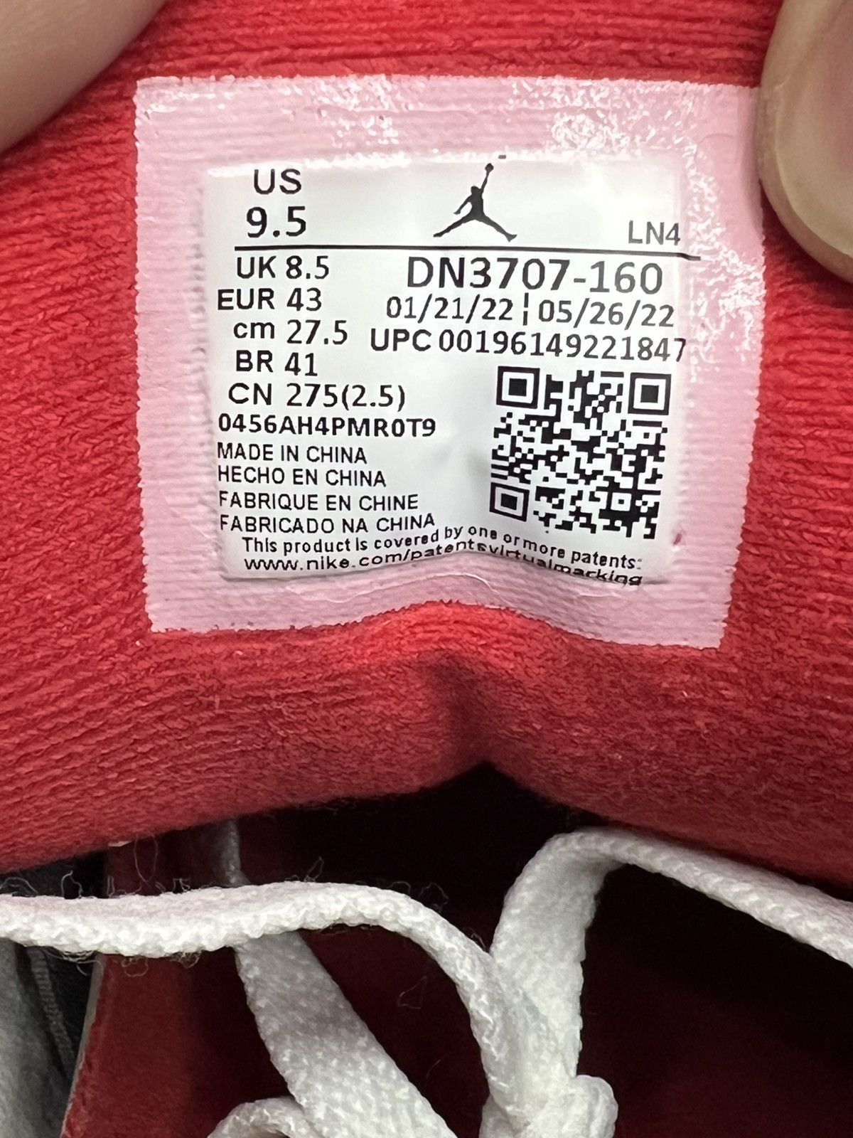Jordan Brand Air Jordan 3 Fire Red Size 9.5 Size US 9.5 / EU 42-43 - 7 Thumbnail