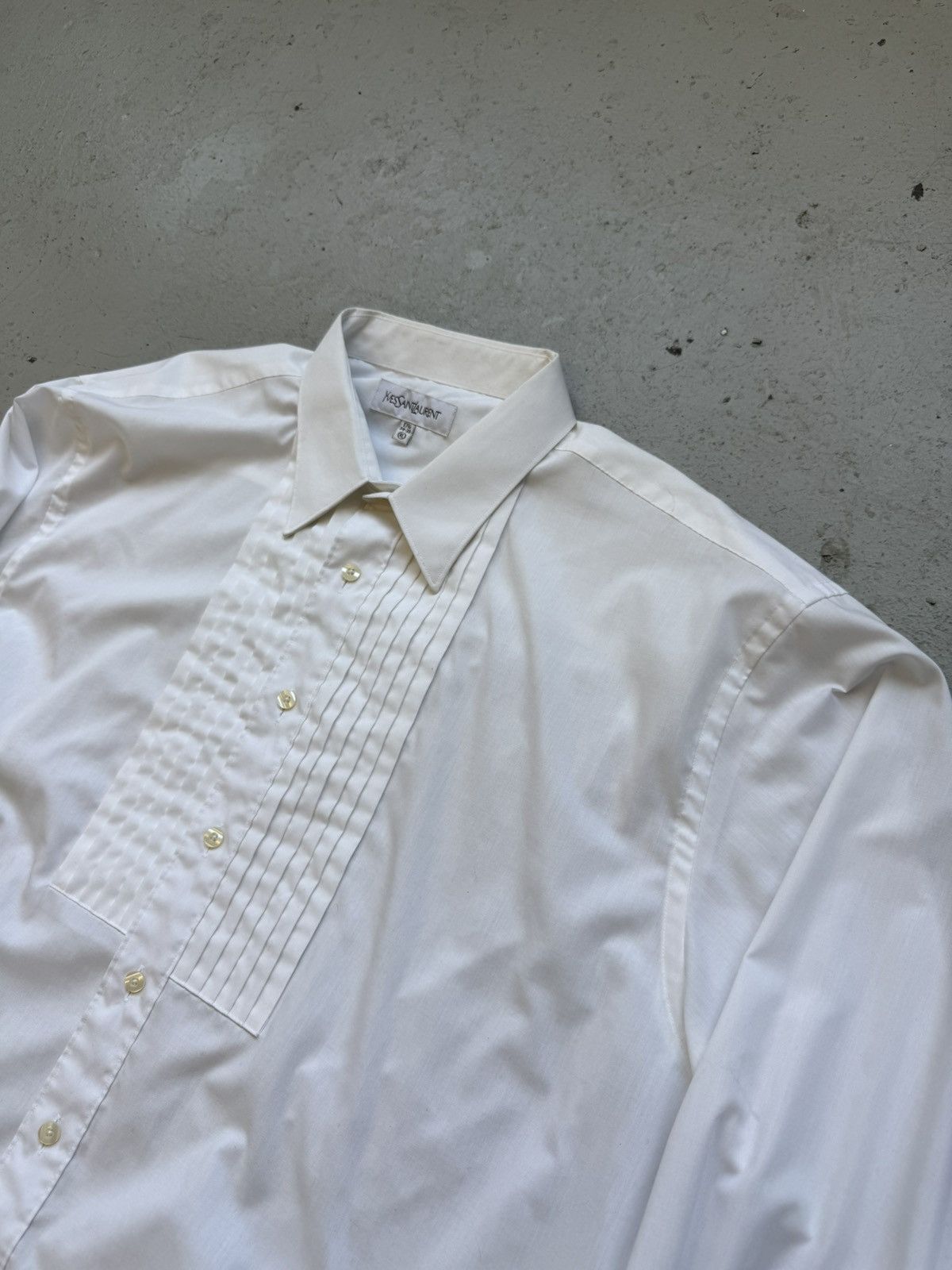 Yves Saint Laurent Yves Saint Laurent White Button Up Size US XL / EU 56 / 4 - 2 Thumbnail