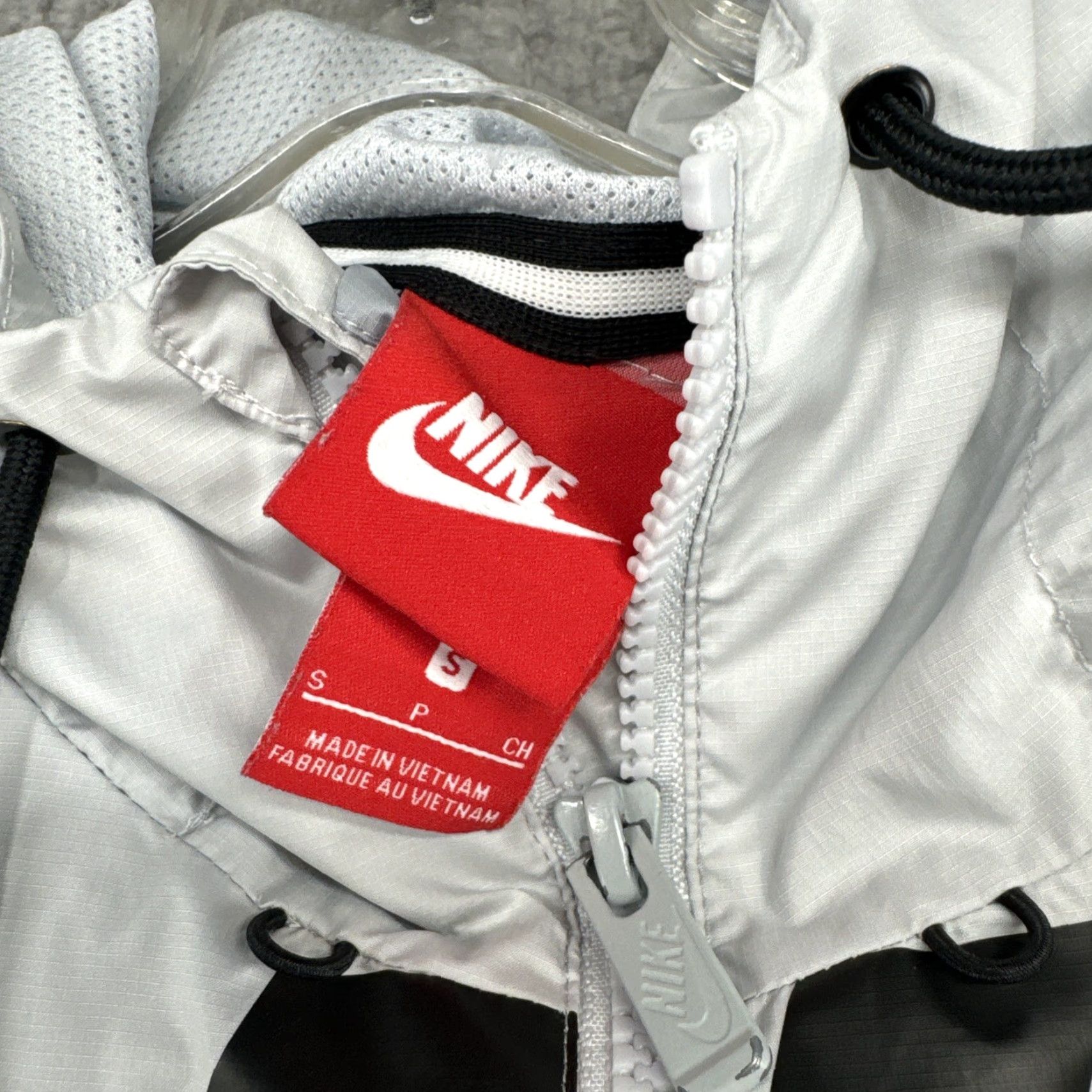Nike VINTAGE Nike Sportswear GX1 Full Zip Hooded Windbreaker Jacket Mens S Gray Big Swoosh 902351-012 90s Logo Dri Fit Windrunner Size US S / EU 44-46 / 1 - 3 Thumbnail