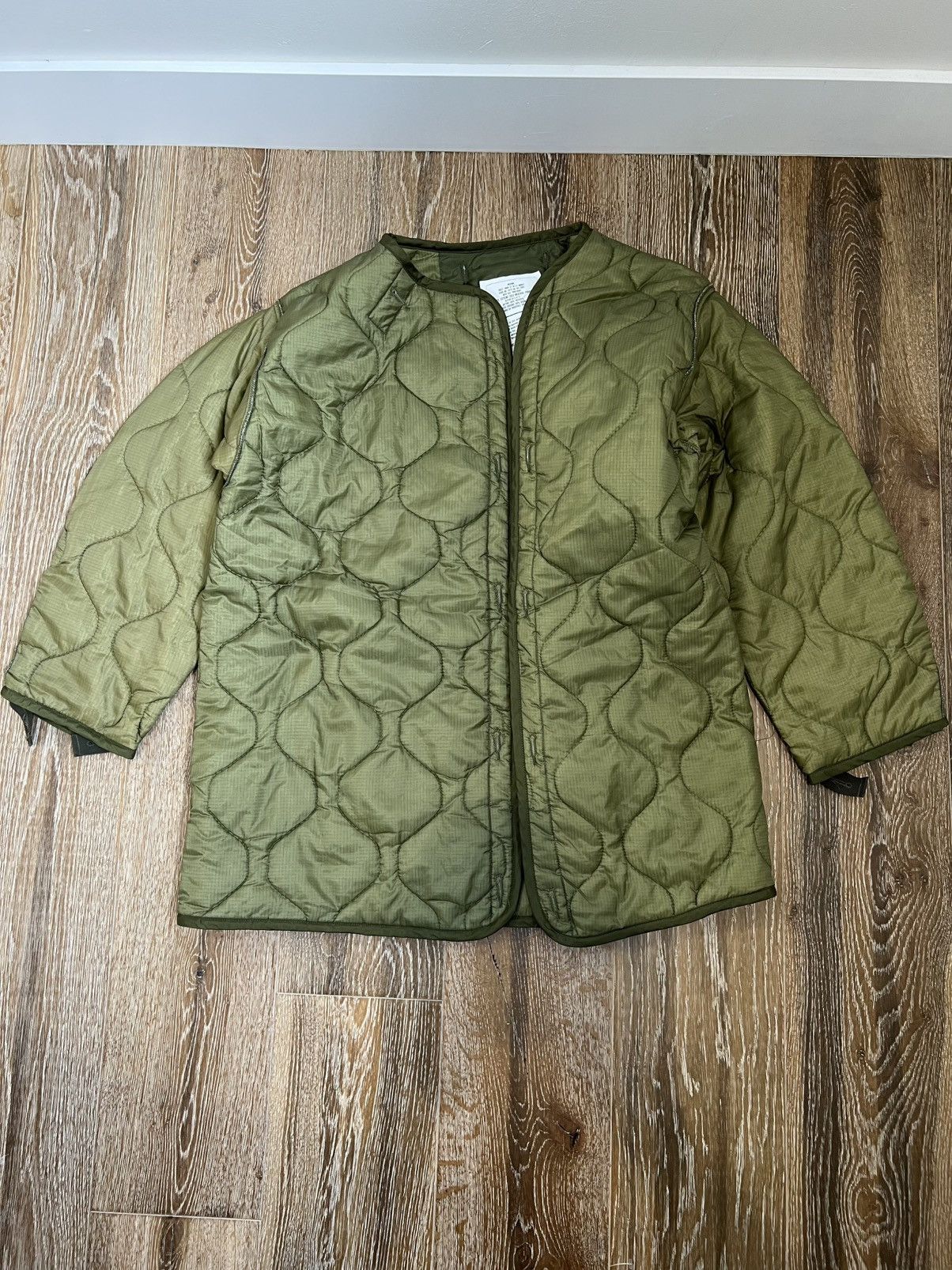 Vintage Vintage military quilted bomber liner jacket Size US M / EU 48-50 / 2 - 1 Thumbnail