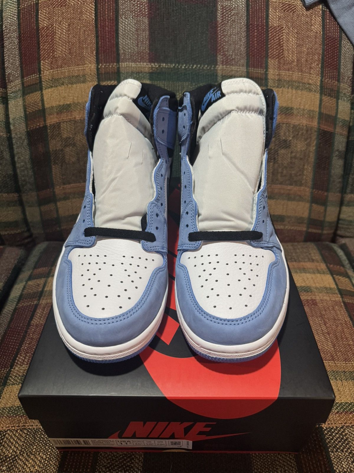 Nike Air Jordan 1 Retro High OG “ University Blue” Size US 11.5 / EU 44-45 - 3 Thumbnail