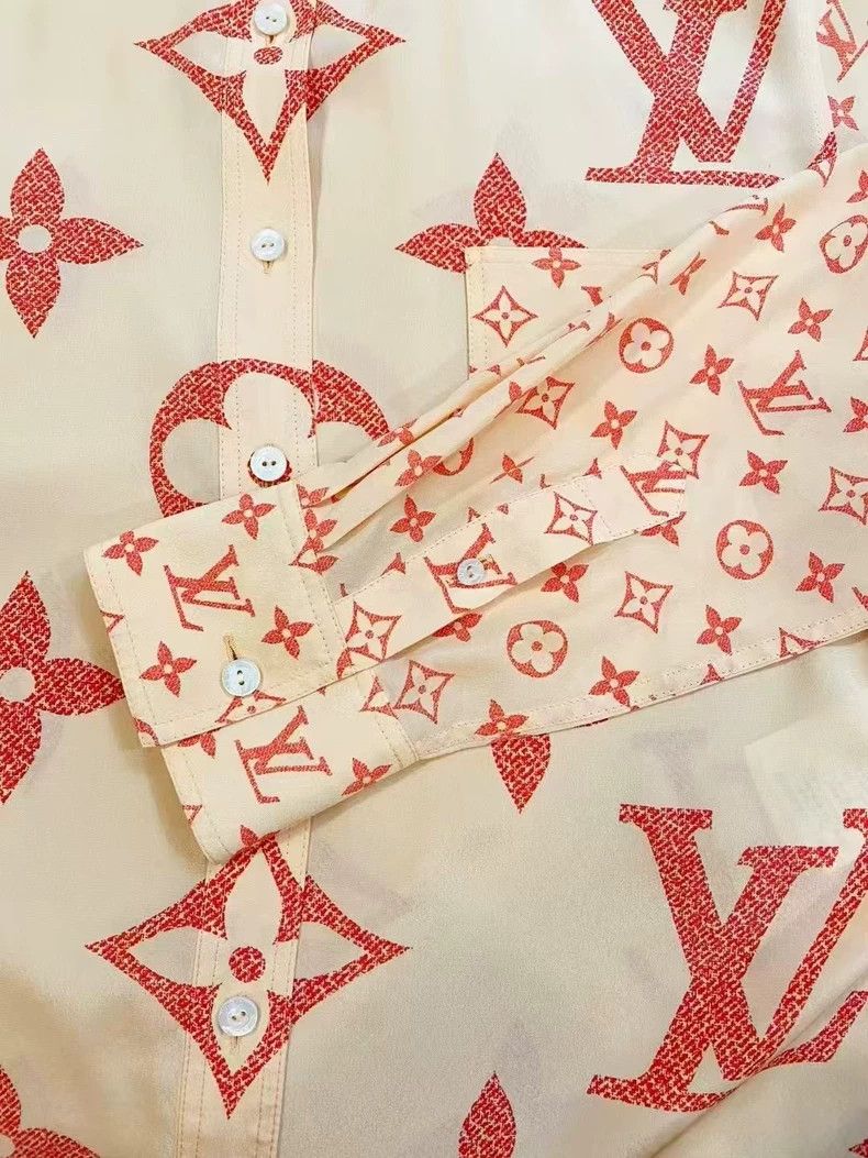 Louis Vuitton Louis Vuitton Silk long-sleeved shirt with logo shirt Size XS / US 0-2 / IT 36-38 - 4 Thumbnail