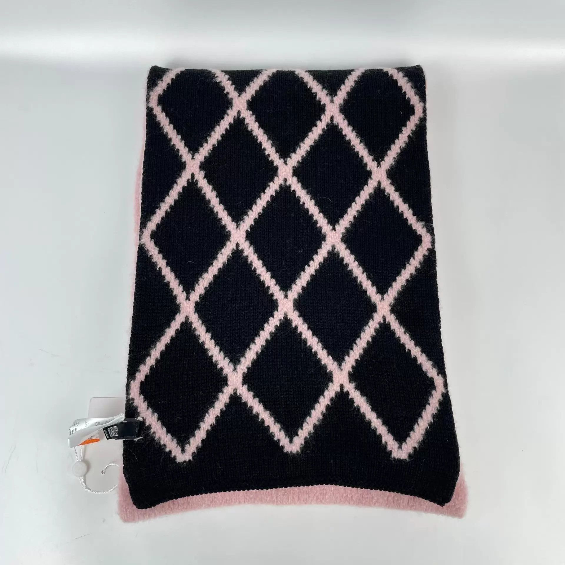 Chanel Chanel Cashmere Scarf Black & Pink Colorblock Double C Size ONE SIZE - 4 Thumbnail