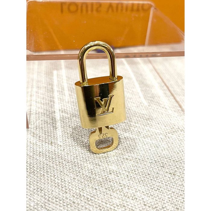 Authentic Louis Vuitton Gold Brass Lock and Key Set 323 