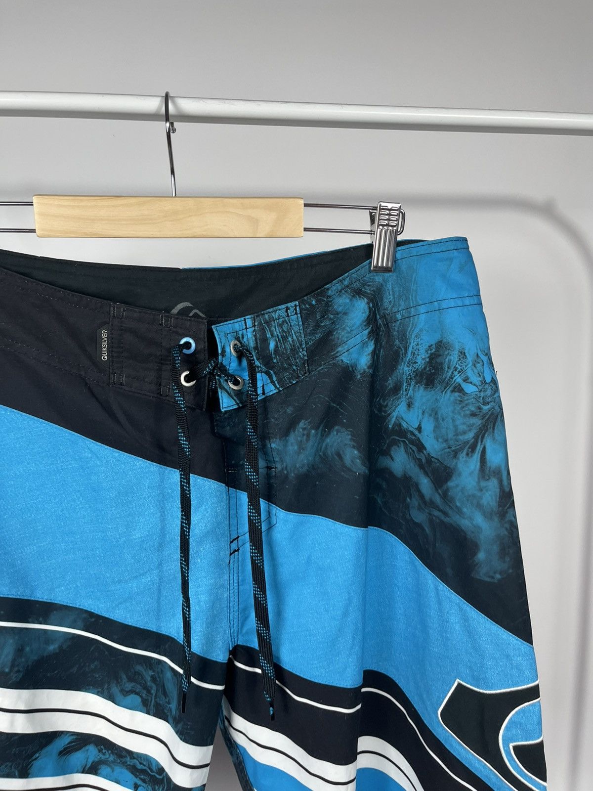 Quiksilver Quiksilver Board Shorts Blue Black Striped Surf Swim Trunks Size US 34 / EU 50 - 3 Thumbnail