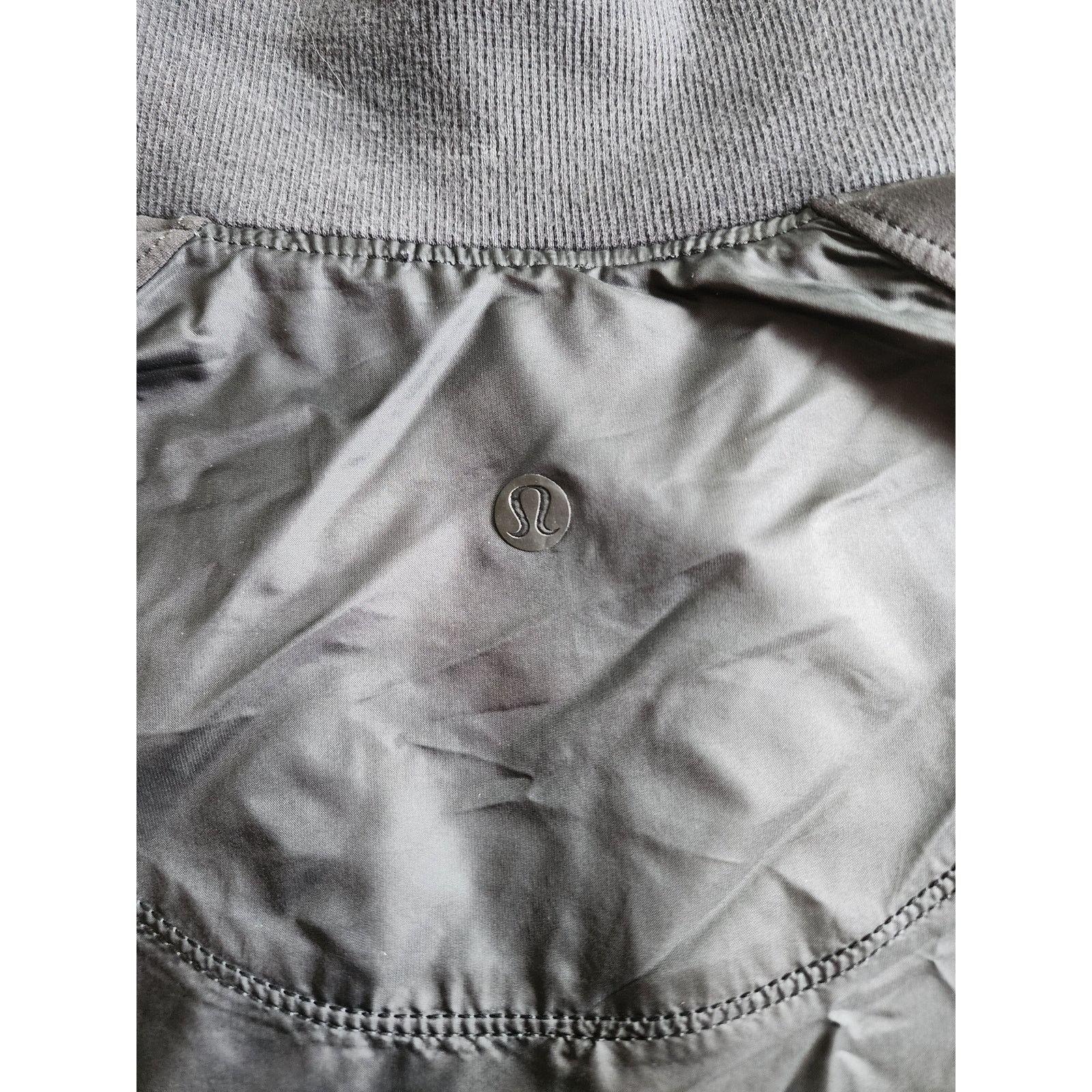 Lululemon Lululemon Swept Along Black Bomber Jacket Large Cinch Hem Size L / US 10 / IT 46 - 5 Thumbnail