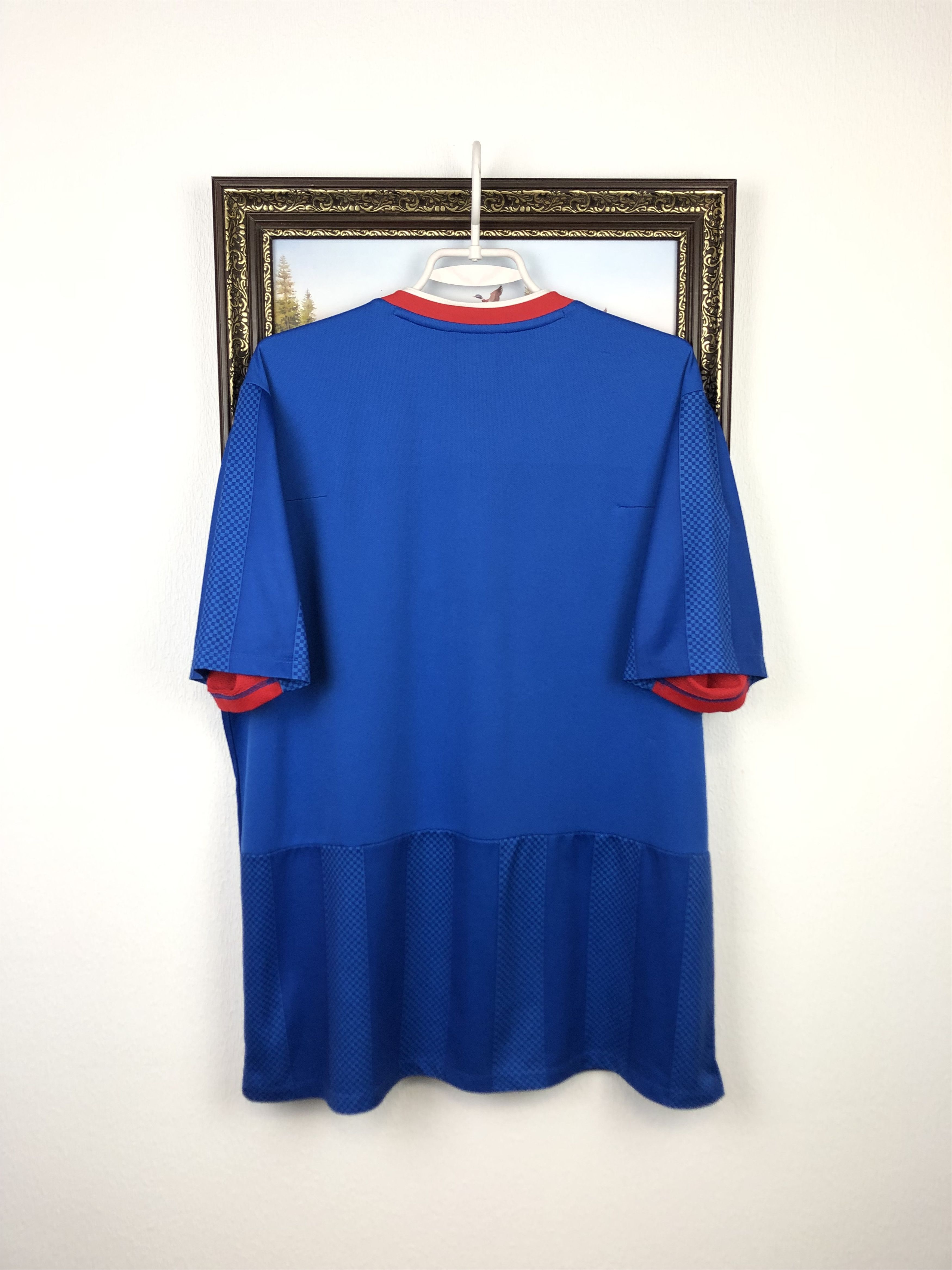 Umbro Linfield Home football shirt 2012 Soccer Umbro Mens Jersey Size US XL / EU 56 / 4 - 9 Thumbnail