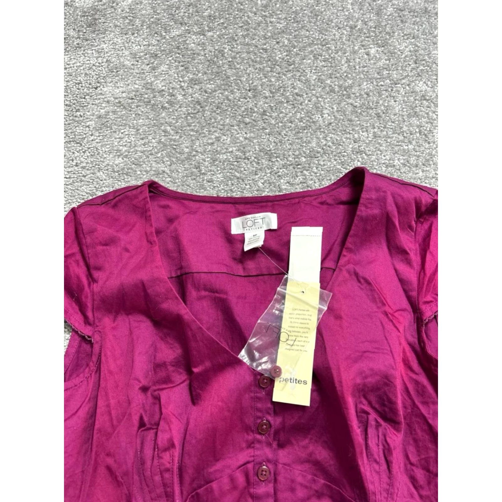 Ann Taylor Ann Taylor LOFT Blouse Shirt Womens 8P Purple Cotton Button Front V-Neck Short Cap Sleeve Petite Casual Modern 90s? Size M / US 6-8 / IT 42-44 - 3 Thumbnail