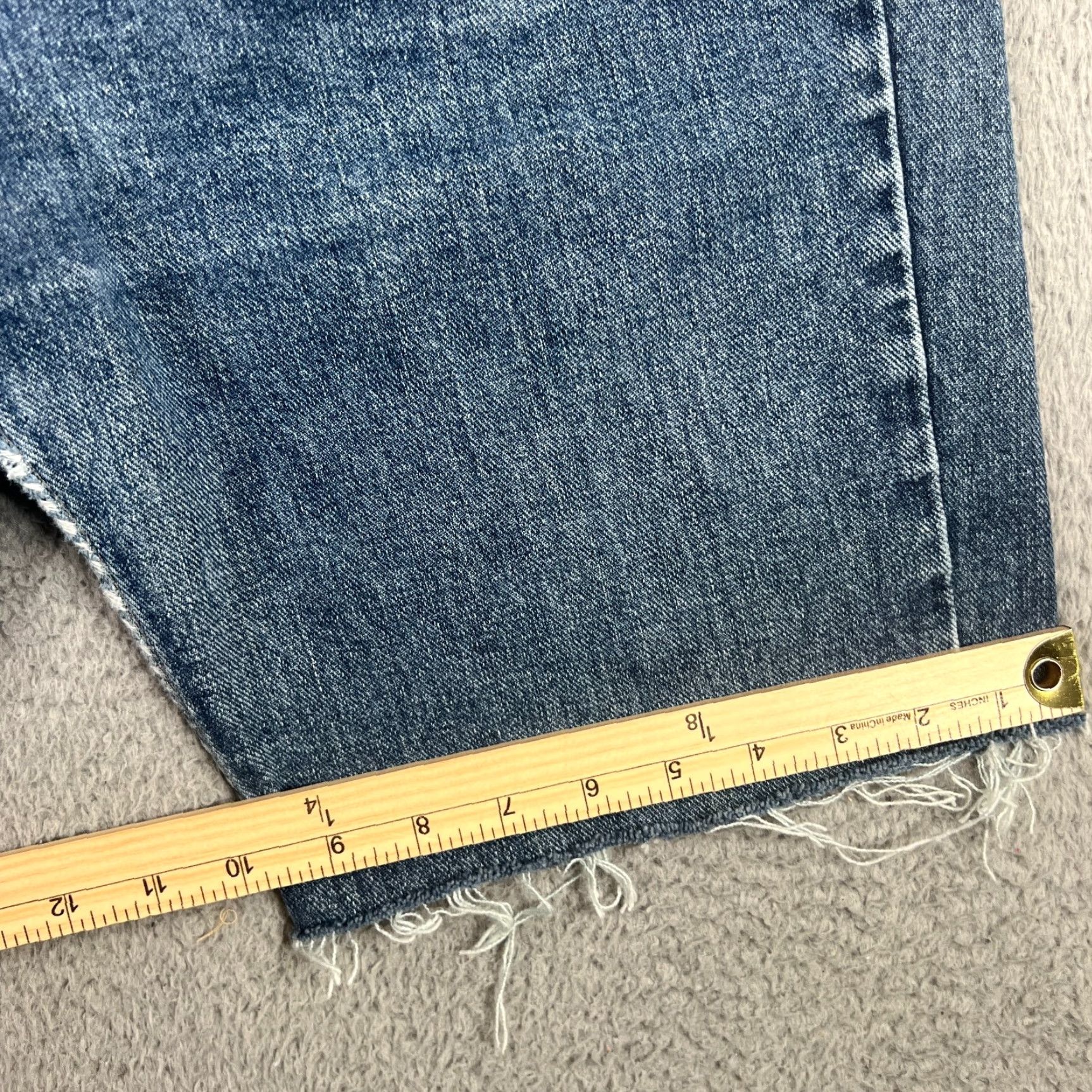 Guess VINTAGE GUESS Jeans Shorts Men 30 Light Blue Distressed Cut Off 9" Inseam USA Denim 5-Pocket Rocker Retro Biker Casual Mens Size US 30 / EU 46 - 2 Thumbnail