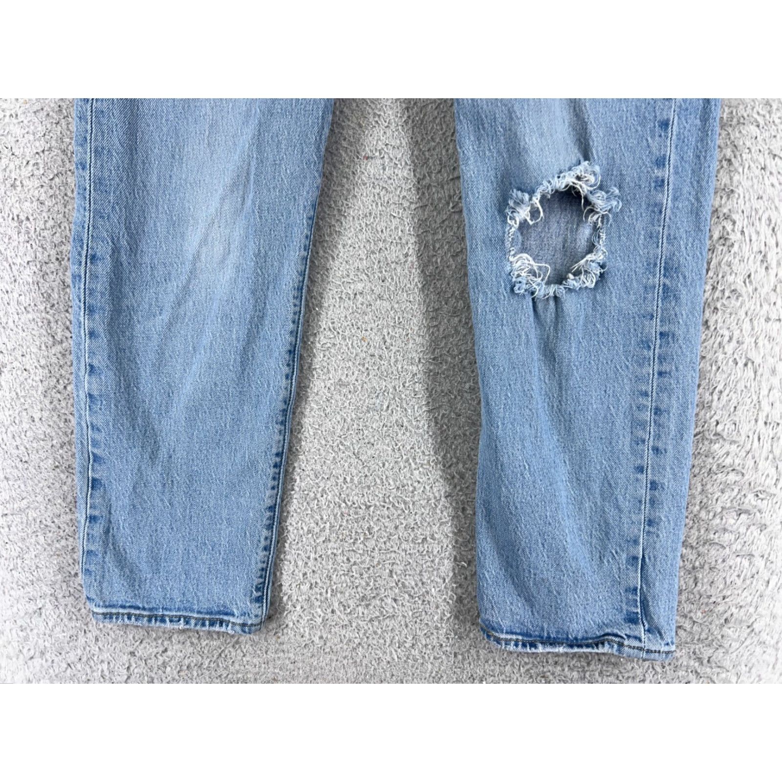 Levi's VINTAGE Levis Premium Jeans Women 26 Blue Denim Wedgie Fit Distressed Button Fly 5-Pocket Design Regular Inseam 24 in Mid Rise Size 26" / US 2 / IT 38 - 2 Thumbnail