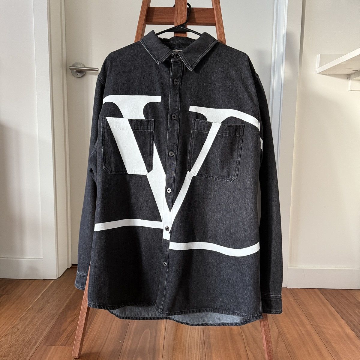 Valentino Valentino - Logo-Print Denim Overshirt - Black Valentino Size US L / EU 52-54 / 3 - 1 Thumbnail