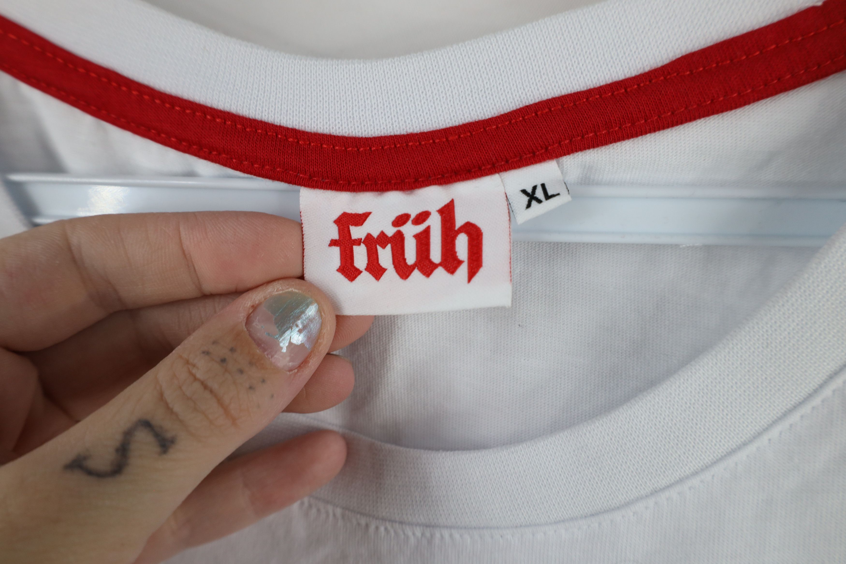 Vintage Vintage Fruh Kolsch Beer Short Sleeve T-Shirt White Cotton Size US XL / EU 56 / 4 - 6 Thumbnail