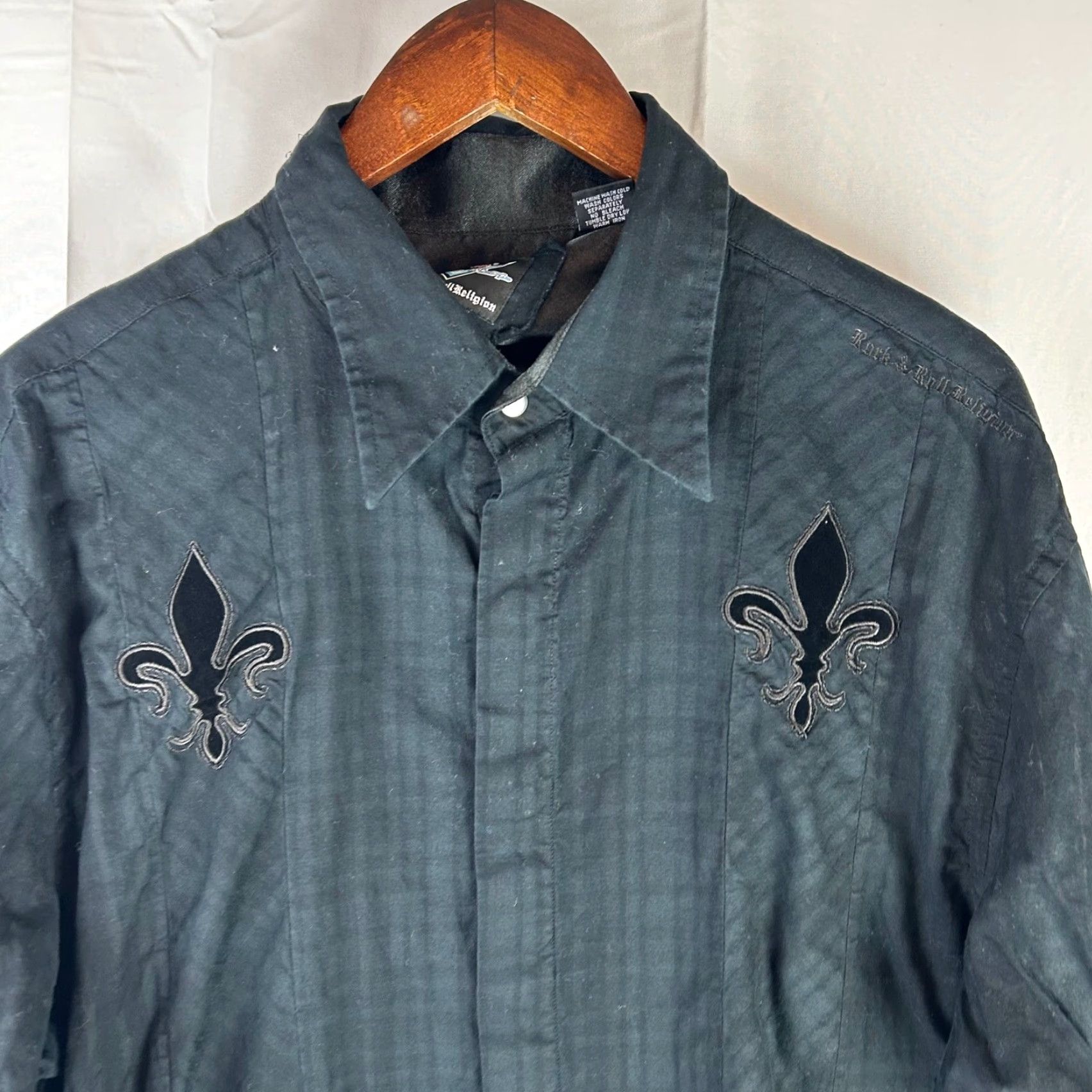Fender Fender Custom Shop Rock & Roll Religion Button-Up Shirt Mens XL Black Fleur De Lis Studded Embroidered Solid/Striped Gothic Concert Wear Size US XL / EU 56 / 4 - 2 Thumbnail