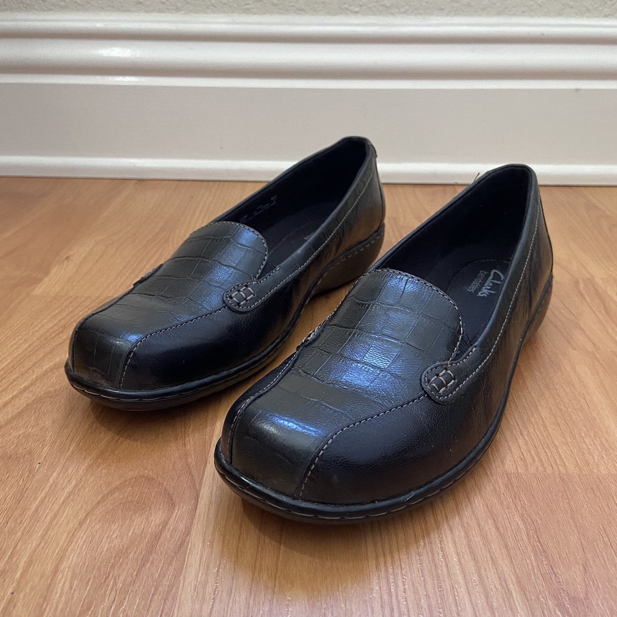 Clarks Clarks Women s Bendables Slip On Shoes Size 10M Grailed