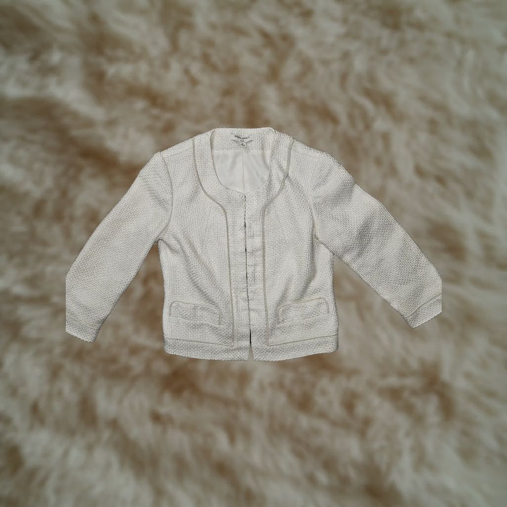 Banana Republic VINTAGE Banana Republic Jacket Womens Petite 4P White Boucle Textured Lined Pockets Hook Wool Blazer Short 2 Front Pockets Notched Black? Size S / US 4 / IT 40 - 1 Thumbnail