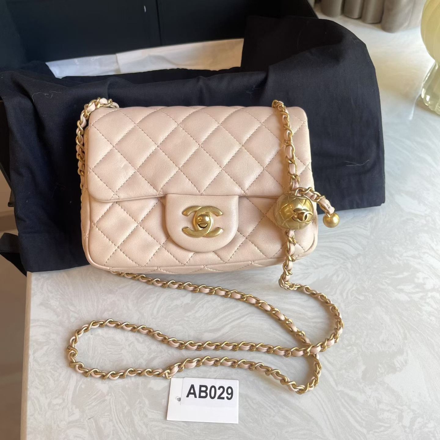 Chanel Pre-loved Bag Very good condition Size ONE SIZE - 1 Thumbnail