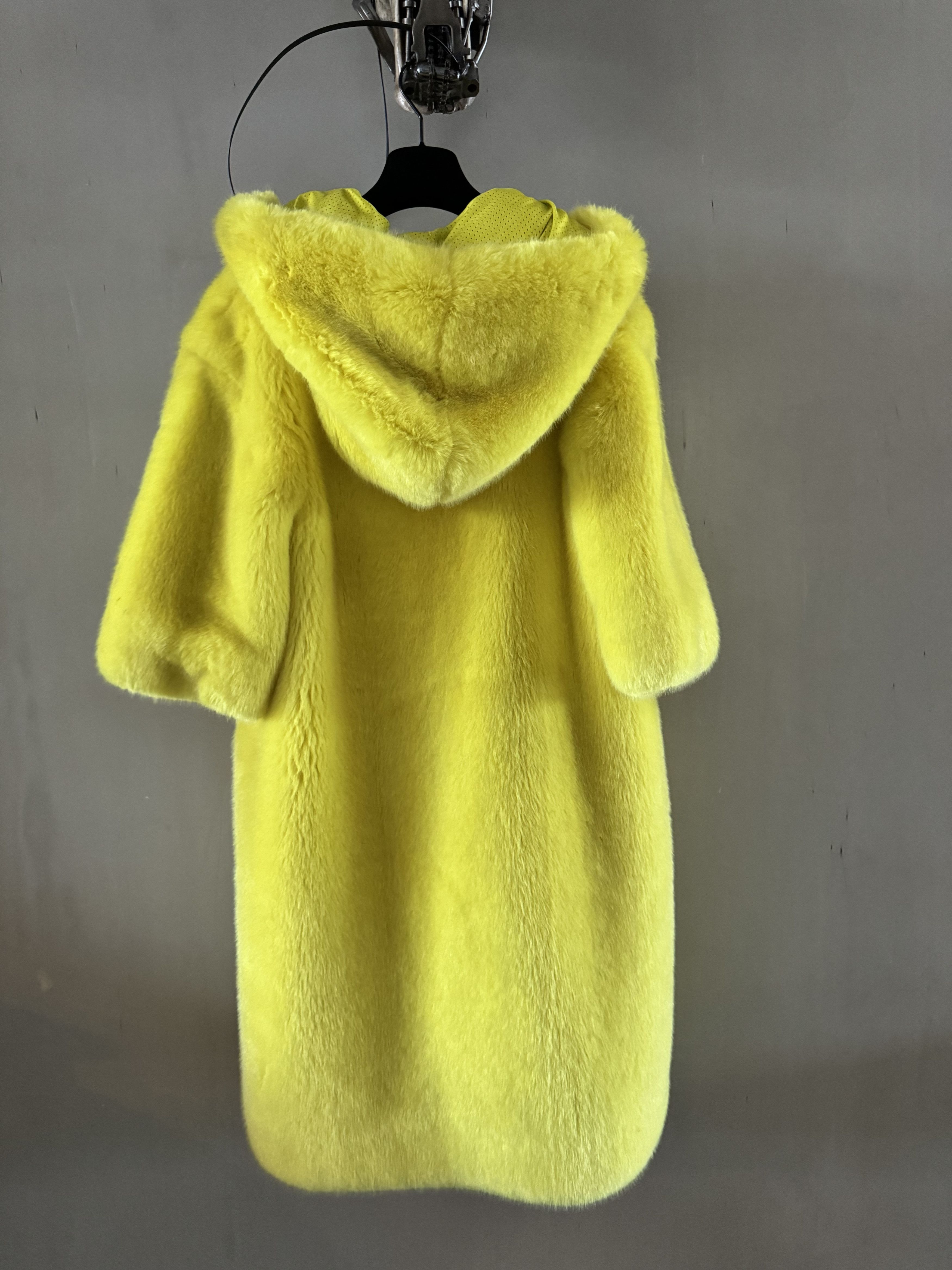 Faith Connexion NEW OVERSIZED YELLOW FUR COAT Size M / US 6-8 / IT 42-44 - 1 Thumbnail
