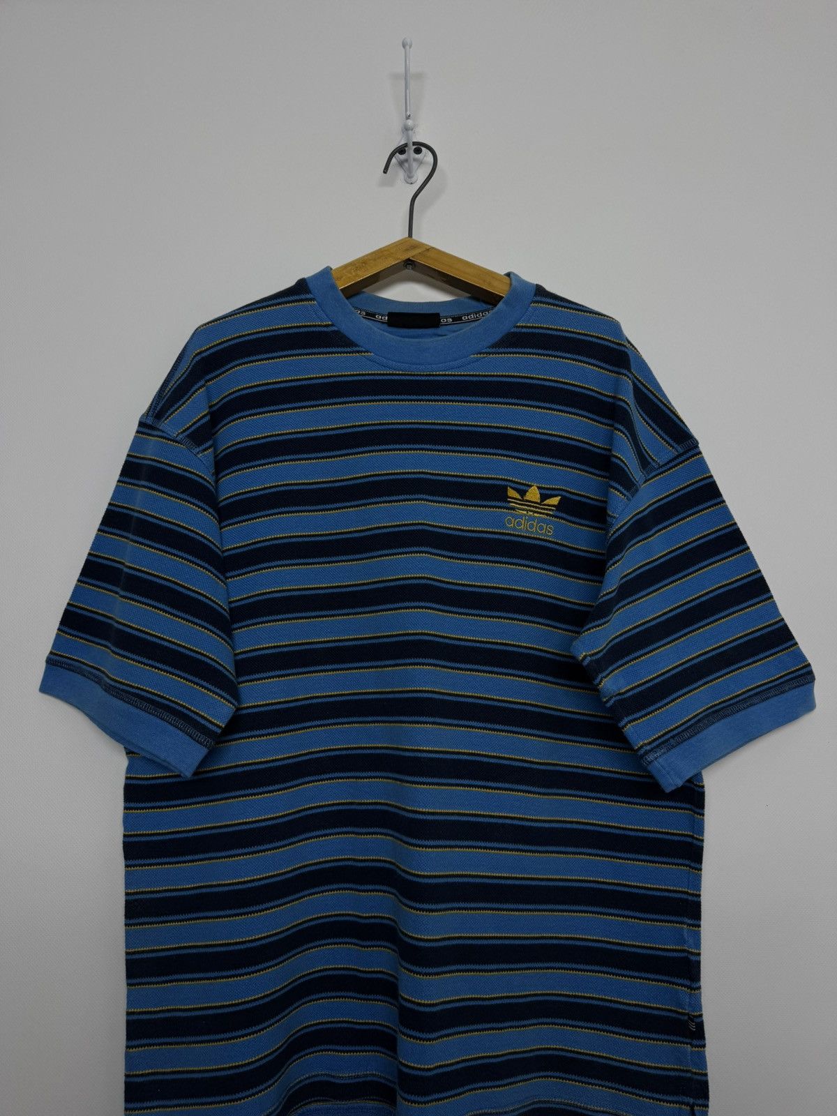 Adidas 80s adidas boarder logo t shirts y2k Size US L / EU 52-54 / 3 - 3 Thumbnail