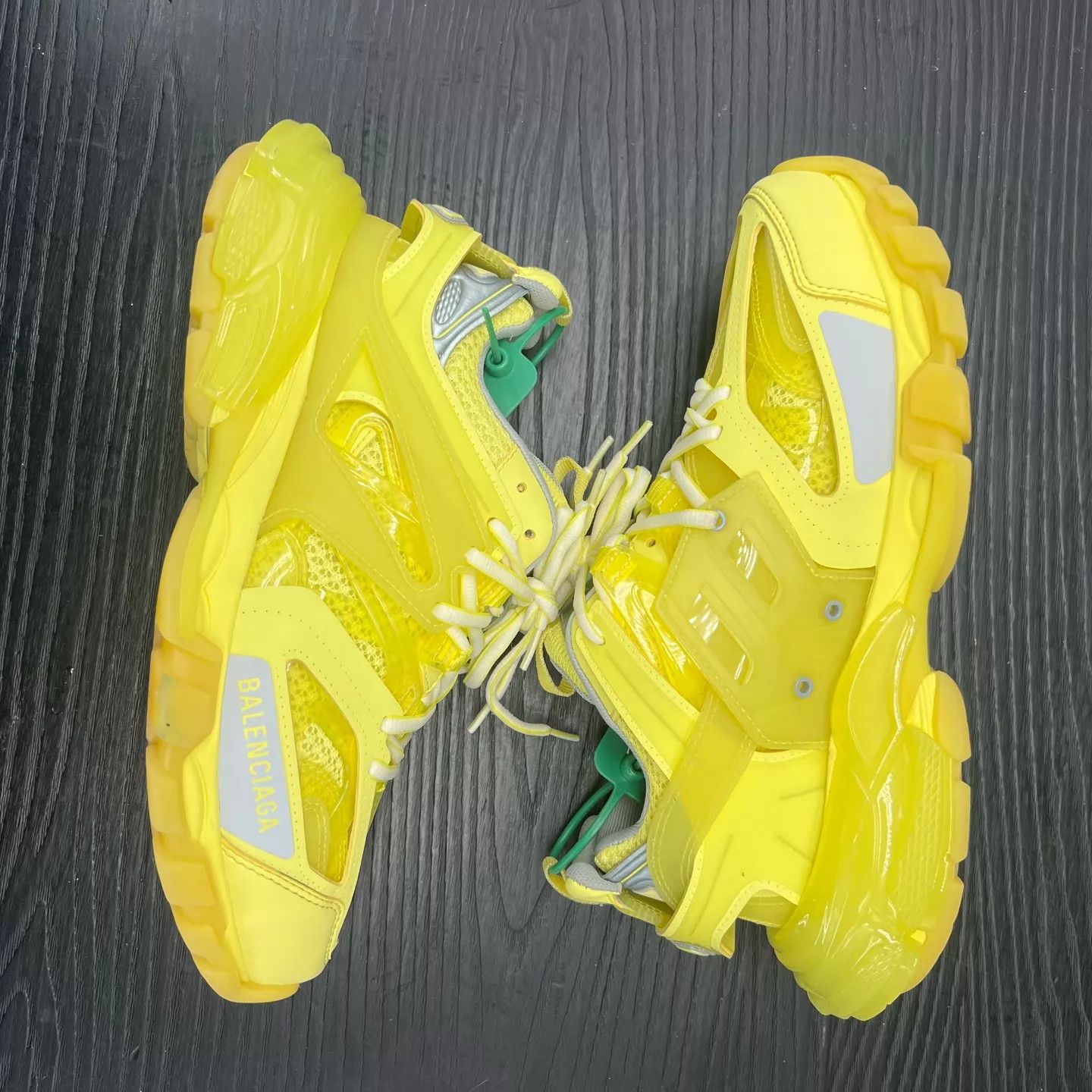 Balenciaga Balenciaga Track Fluorescent Yellow 39 Size US 9 / IT 39 - 2 Thumbnail