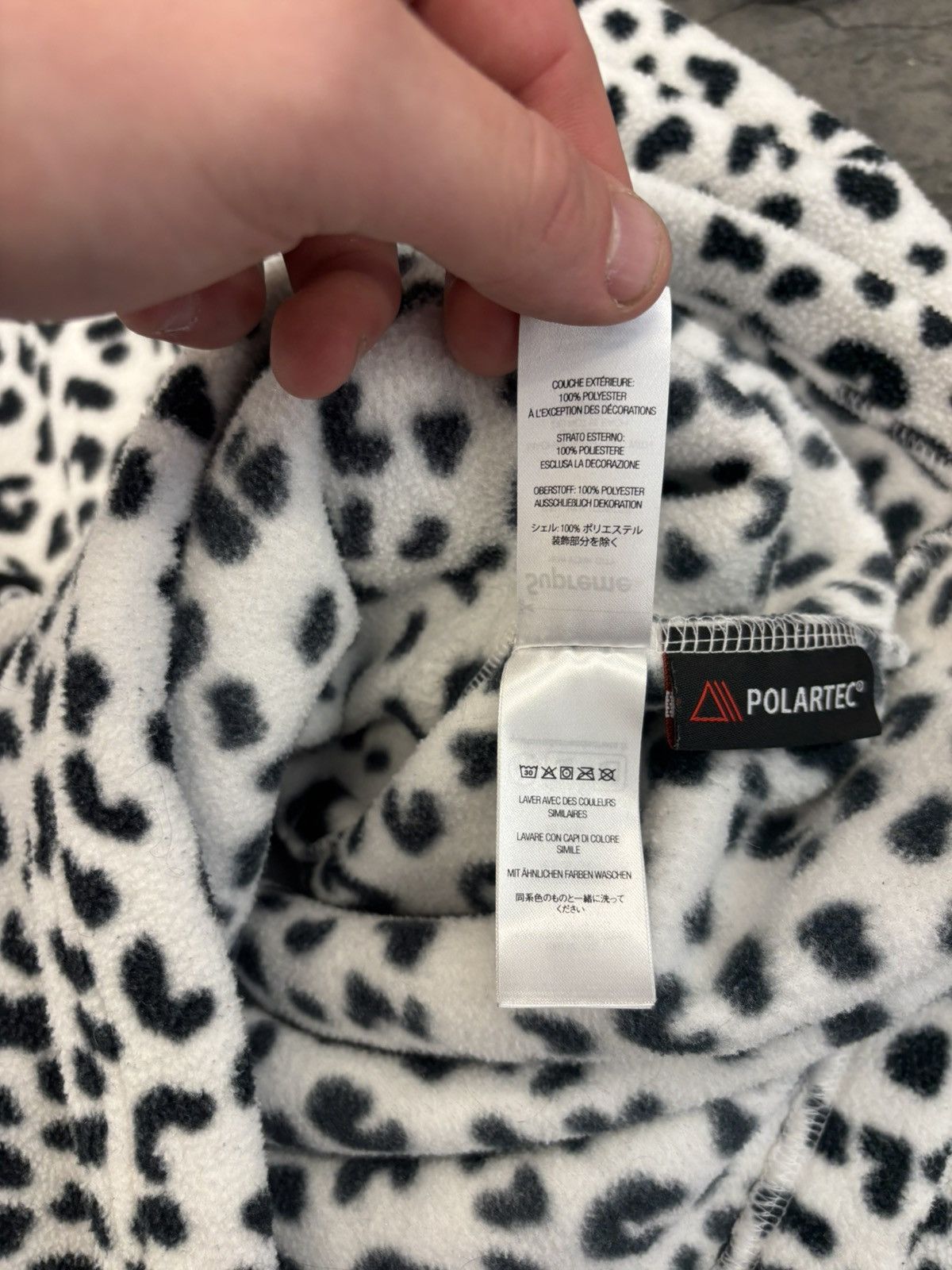 Supreme Supreme x Polar Tech Snow Leopard Size US L / EU 52-54 / 3 - 10 Thumbnail