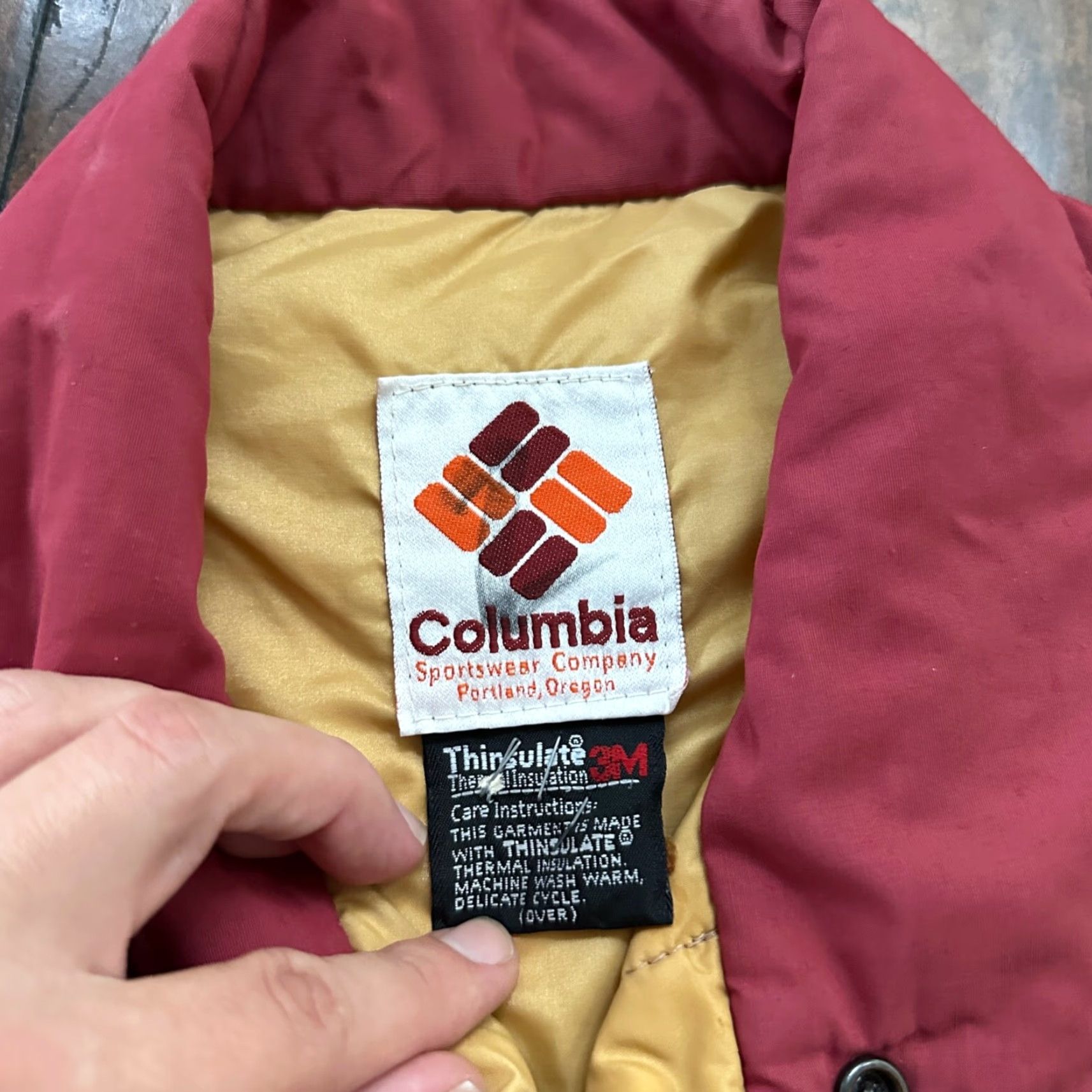VINTAGE Columbia Vest 80s 3M Thinsulate Puffer Nylon Red M Men 