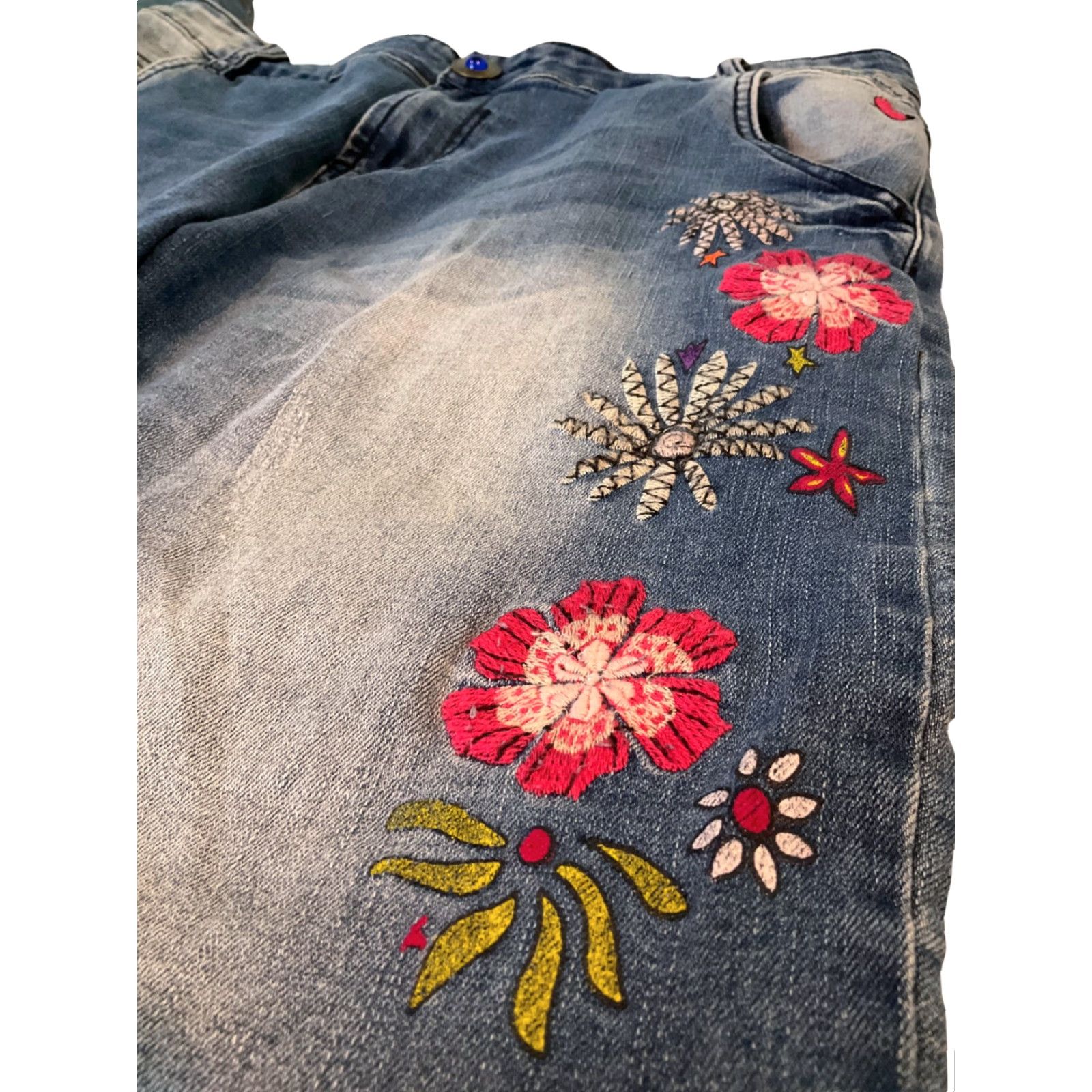 Desigual VINTAGE DESIGUAL Skinny Jeans 30 x 27 Womens Floral Embroidered Denim Blue 18SWDD59 Y2K Vibes Size 30" / US 8 / IT 44 - 6 Thumbnail