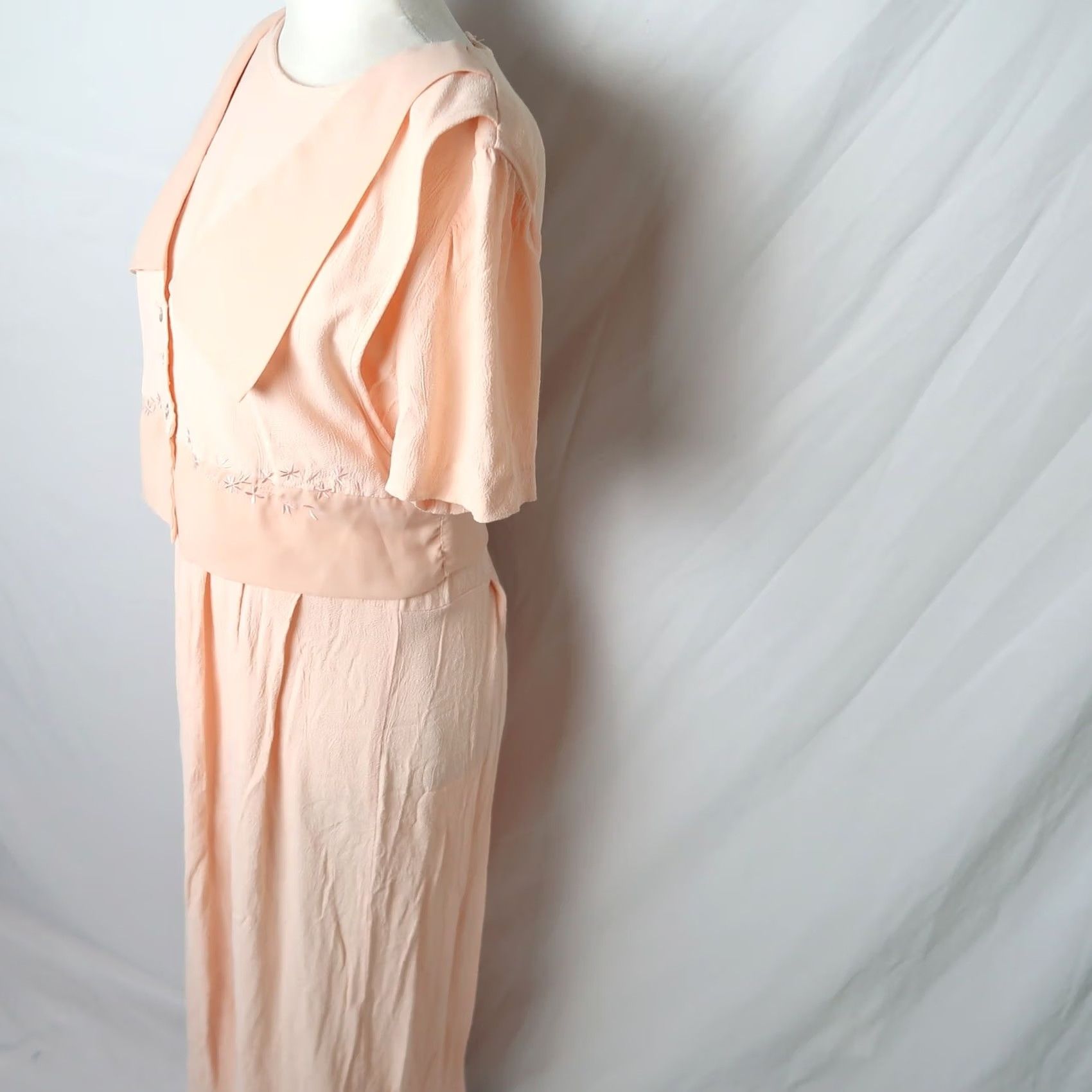 Vintage VINTAGE 80s peach orange crepe maxi dress Short sleeve 8 Acetate Rayon Aline Casual Arts & Crafts Womens Size 30" / US 8 / IT 44 - 3 Thumbnail