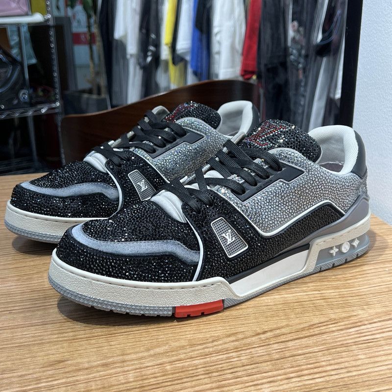 Louis Vuitton Louis Vuitton Stylish Low-Top Trainer Sneakers 0079 Size US 10.5 / EU 43-44 - 1 Thumbnail