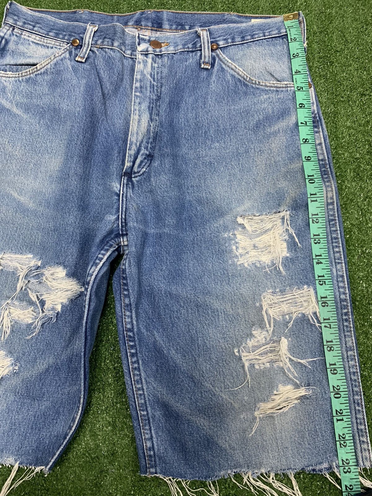 Wrangler DISTRESSED WRANGLER BLUE BELL. Size US 34 / EU 50 - 11 Thumbnail