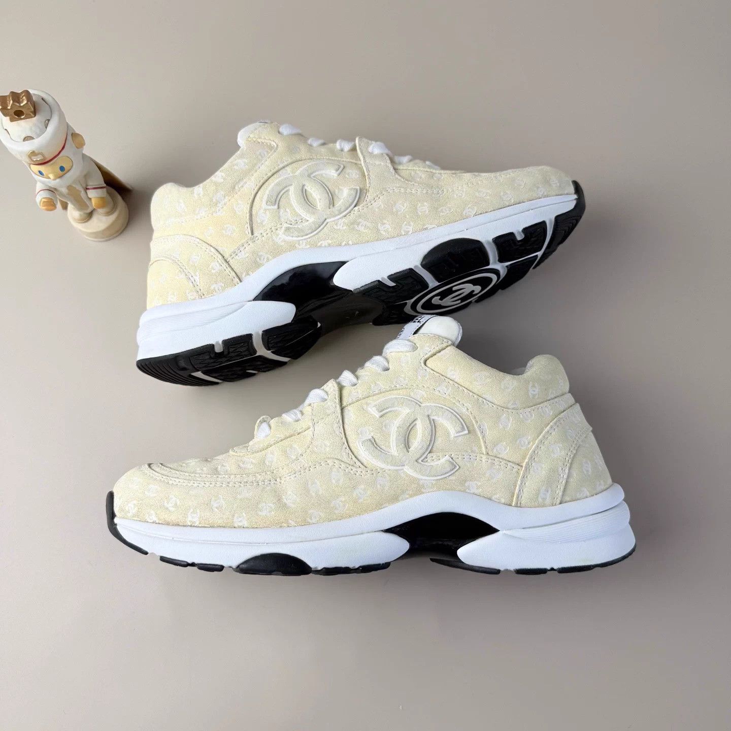 Chanel Chanel CC All Over Print Ivory Lace-Up Women's 38 Size US 7.5 / IT 37.5 - 5 Thumbnail