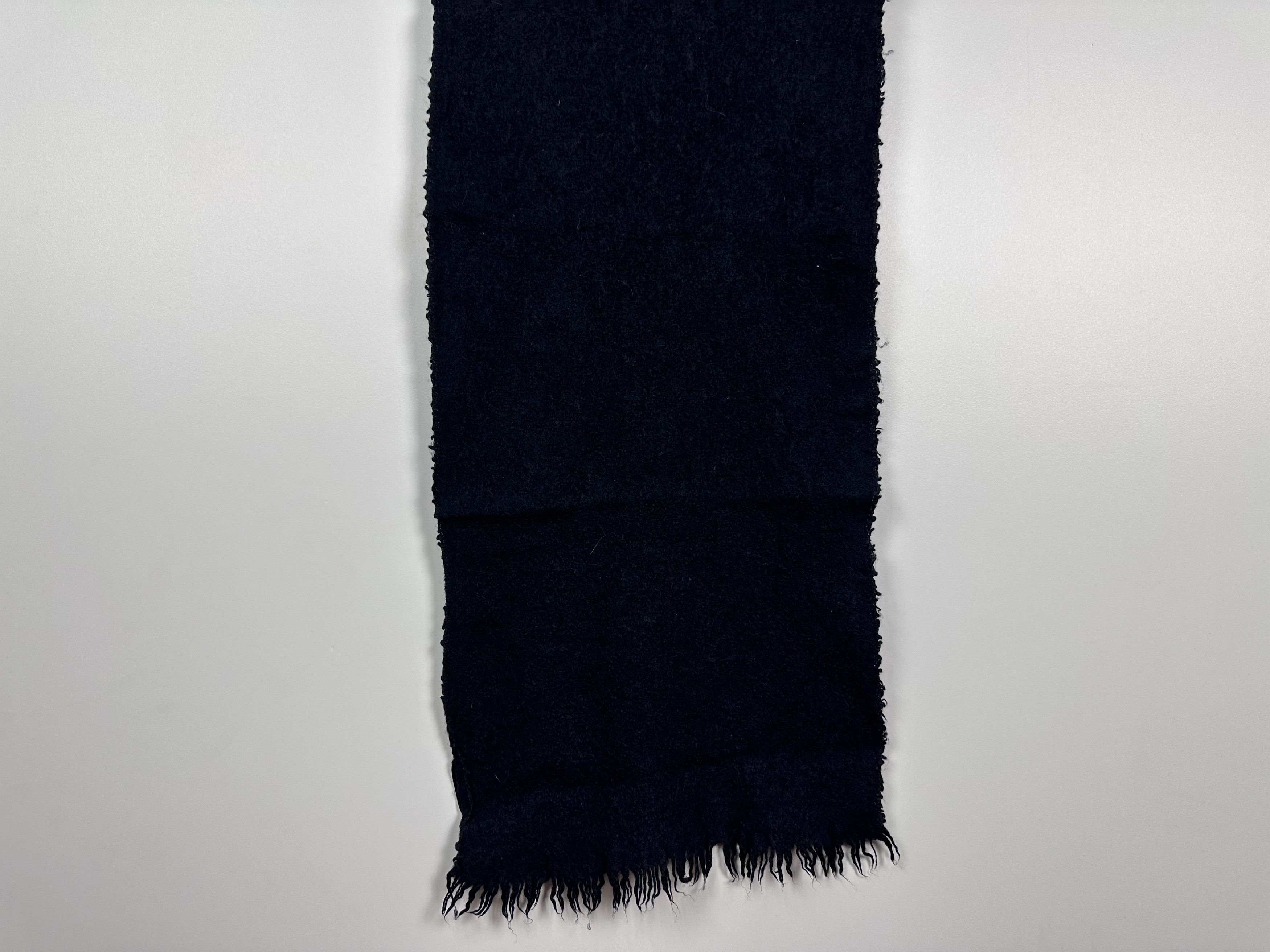 Grailed × Gucci GUCCI LOGO WOOL BLACK SCARF Size ONE SIZE - 8 Thumbnail