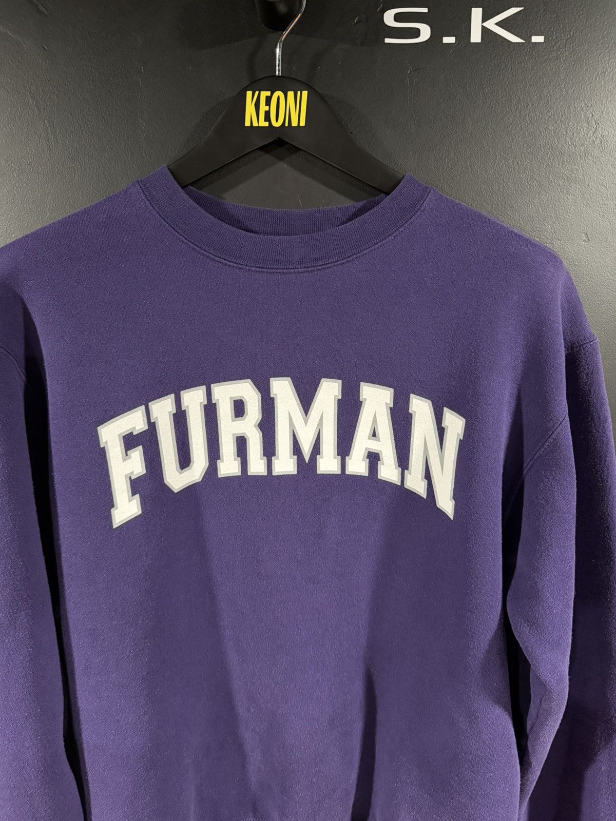 Champion 1990s Vintage Furman College Faded NCAA Sports Sweatshirt L Size US L / EU 52-54 / 3 - 2 Thumbnail
