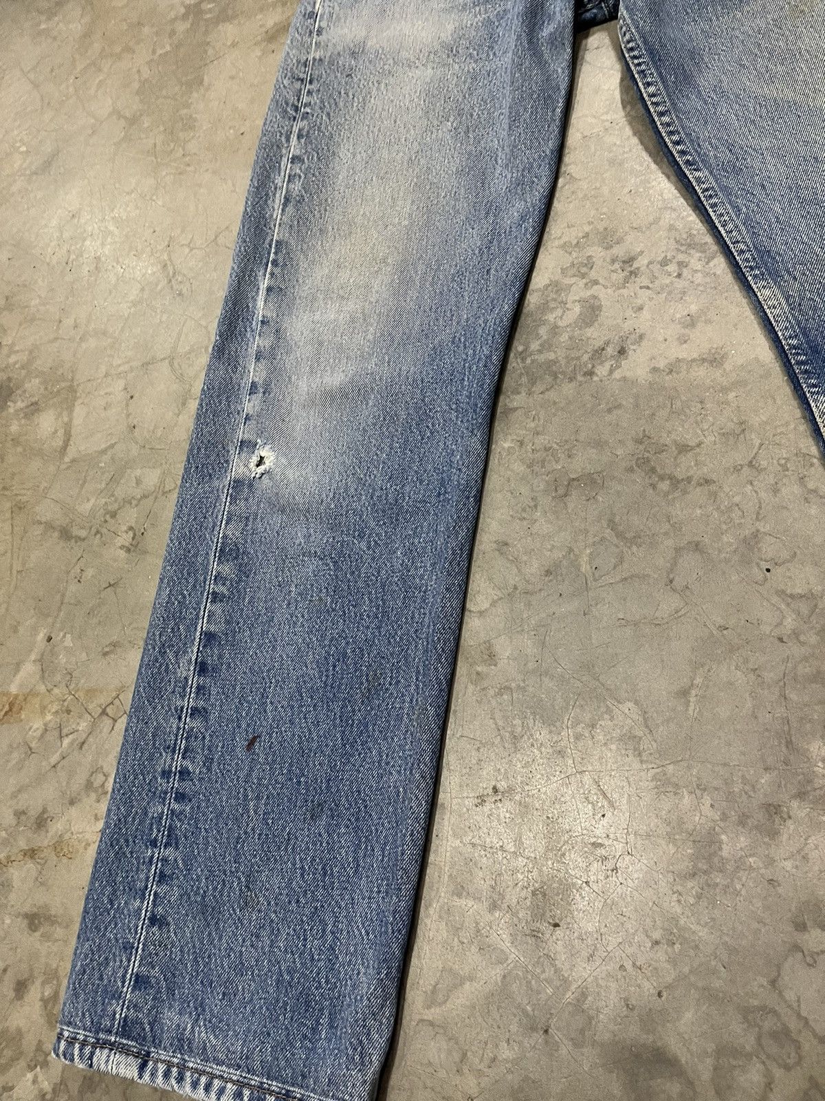 Levi's Vintage Levis light wash 501 distressed denim Size US 31 - 11 Thumbnail