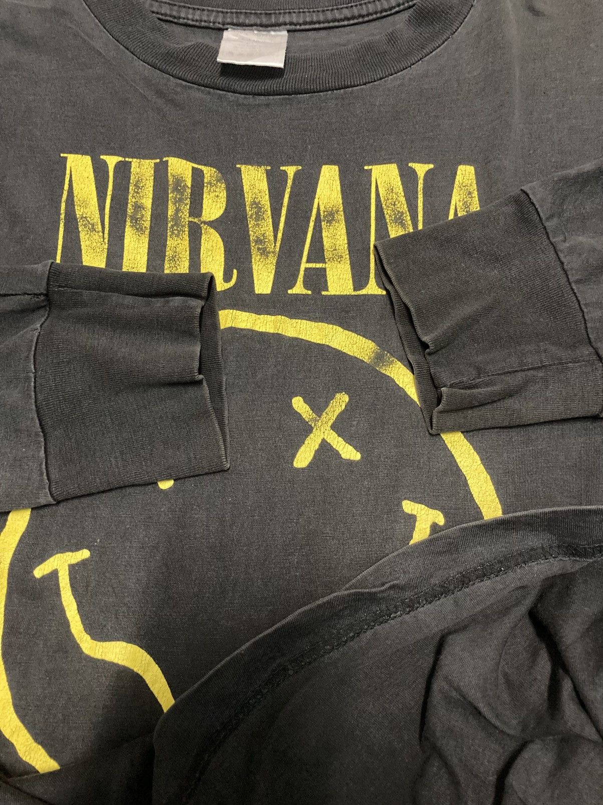 Nirvana Vintage 1992 Nirvana Smiley Face L/S T-Shirt Size US L / EU 52-54 / 3 - 7 Thumbnail