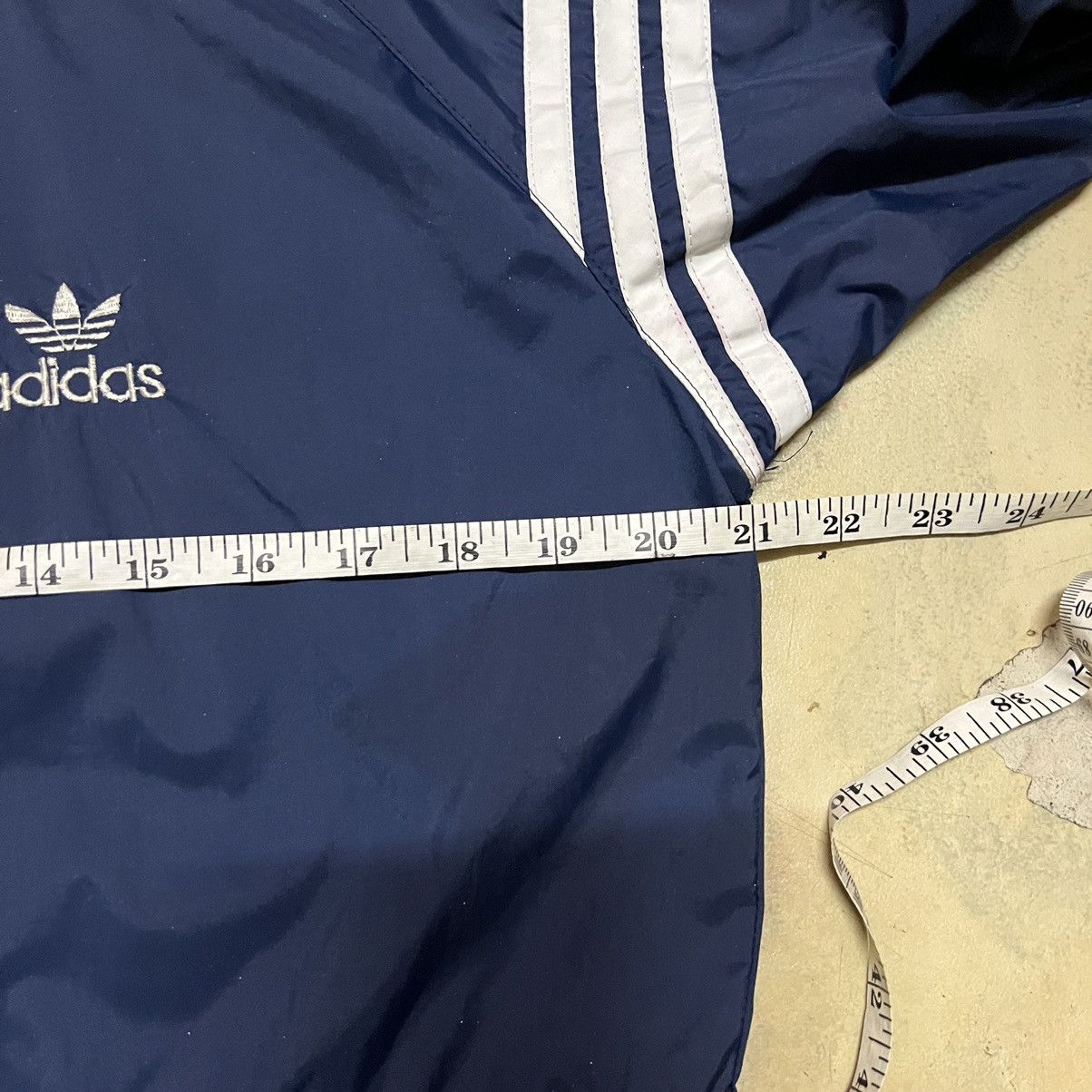 Adidas Vintage Adidas Windbreaker Light Jacket Size US L / EU 52-54 / 3 - 8 Thumbnail
