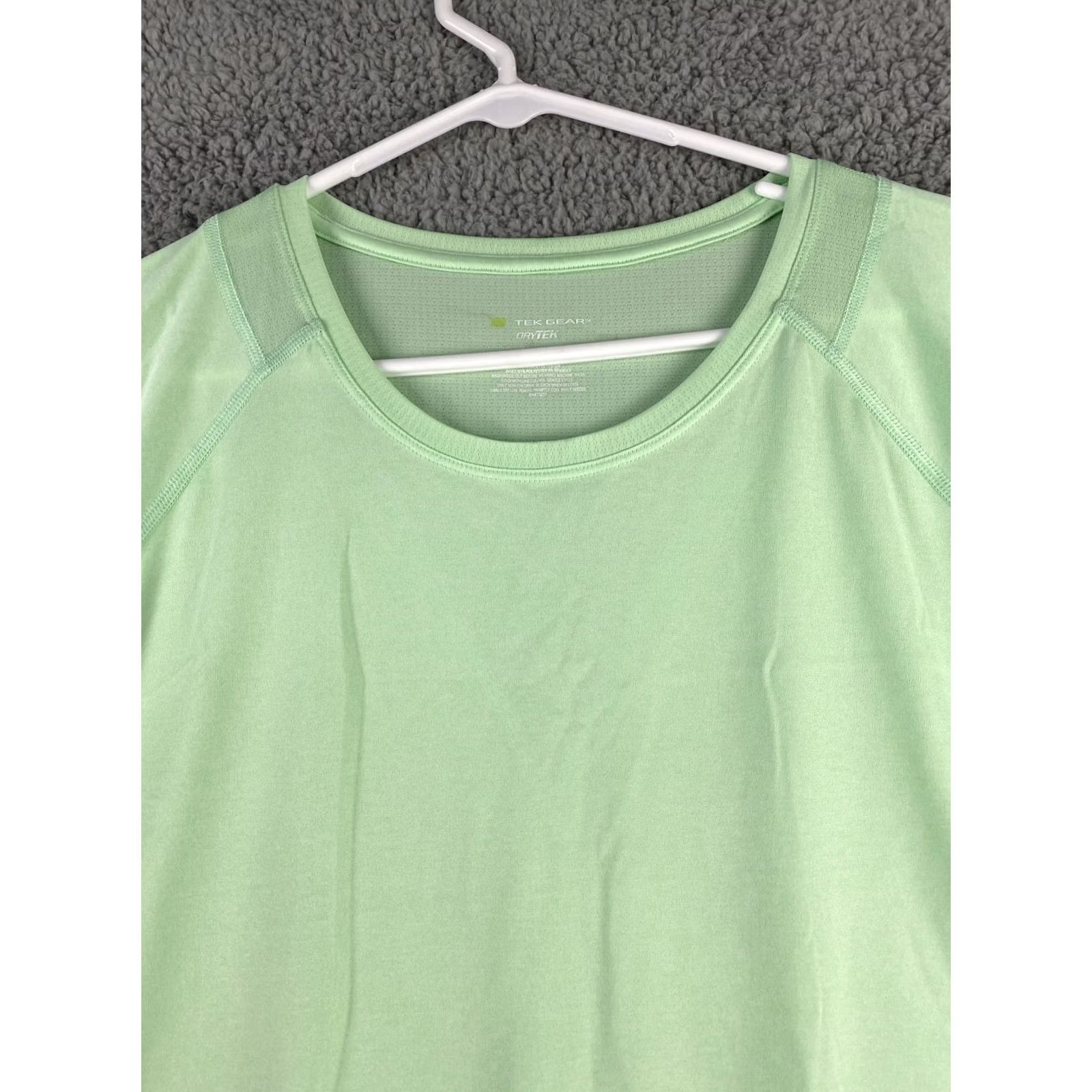 Tek Gear Tek Gear Shirt Women's XL Green Tee Short Sleeve Dry-Fit /35-18 Pullover Breathable Quick Dry Graphic Print Modern 90s? Size XL / US 12-14 / IT 48-50 - 2 Thumbnail