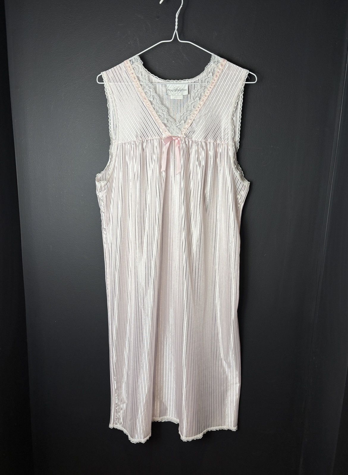 Vintage 1980s Vintage Night Gown Satin Shiny Sleep Slip Dress Lace Size M / US 6-8 / IT 42-44 - 1 Thumbnail