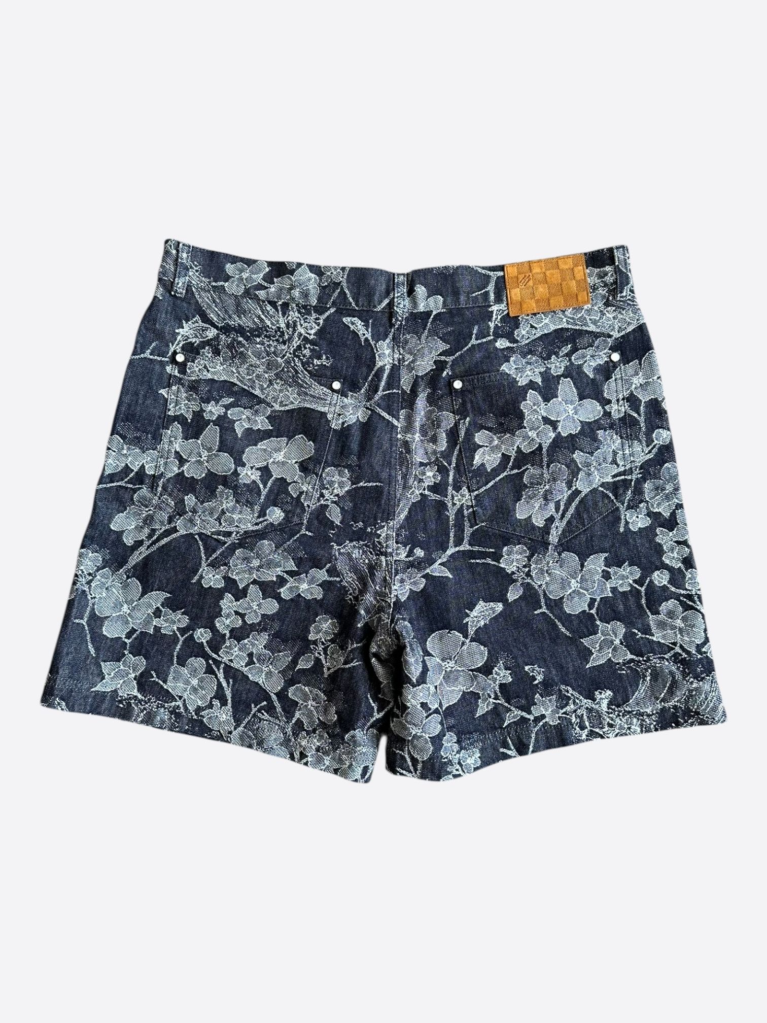 Louis Vuitton Louis Vuitton Blue & White Floral Denim Shorts Size US 38 / EU 54 - 2 Thumbnail