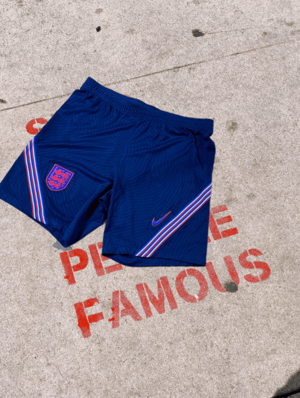 Nike × Vintage Vintage Nike Mens Shorts Size US 34 / EU 50 - 1 Thumbnail