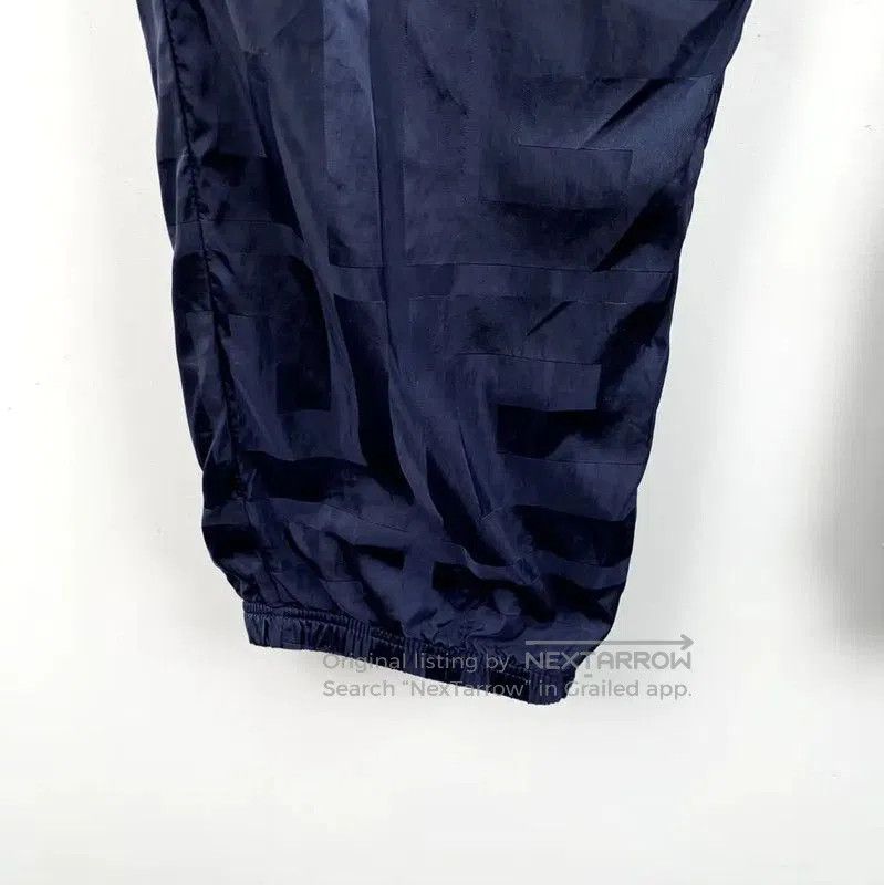 Givenchy Givenchy Casual Long Pants in Dark Blue . Size 28" / US 6 / IT 42 - 4 Thumbnail