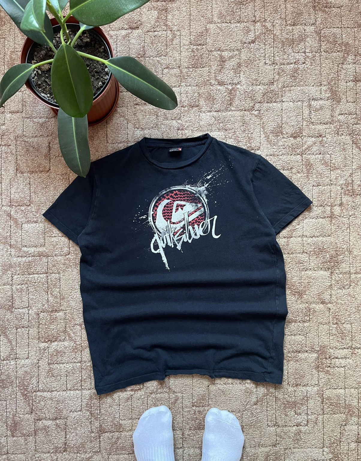 Quiksilver × Vintage Vintage Quiksilver Streetwear Big Logo Tee Surf Size US S / EU 44-46 / 1 - 1 Thumbnail