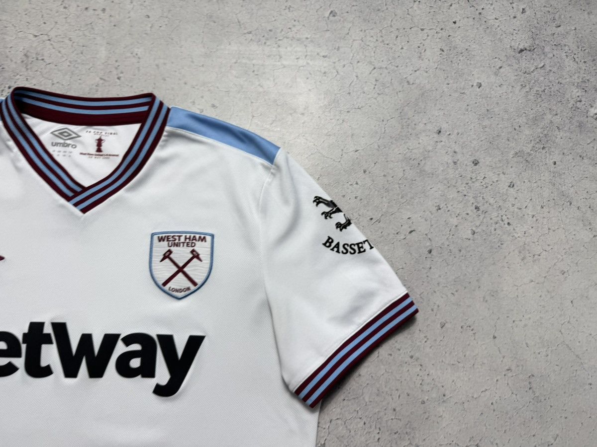 Umbro Umbro FC West Ham United 2019/2020 Vintage Soccer Jersey Size US XL / EU 56 / 4 - 3 Thumbnail