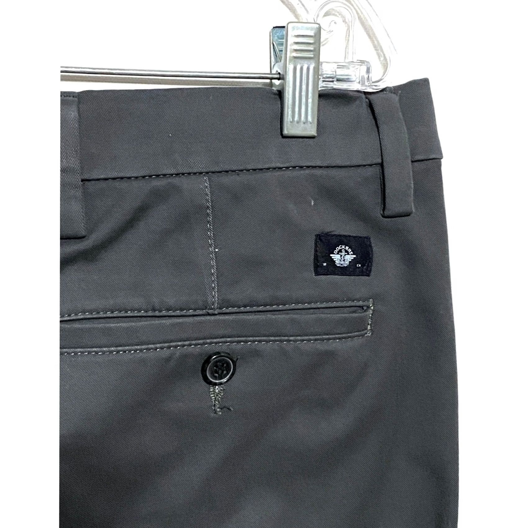 Dockers Dockers Pants Mens 36 Slim Fit Khaki Gray Workday Chinos 360 Flex Flat Front Inseam 30 Classic Casual Business Size US 36 / EU 52 - 4 Thumbnail