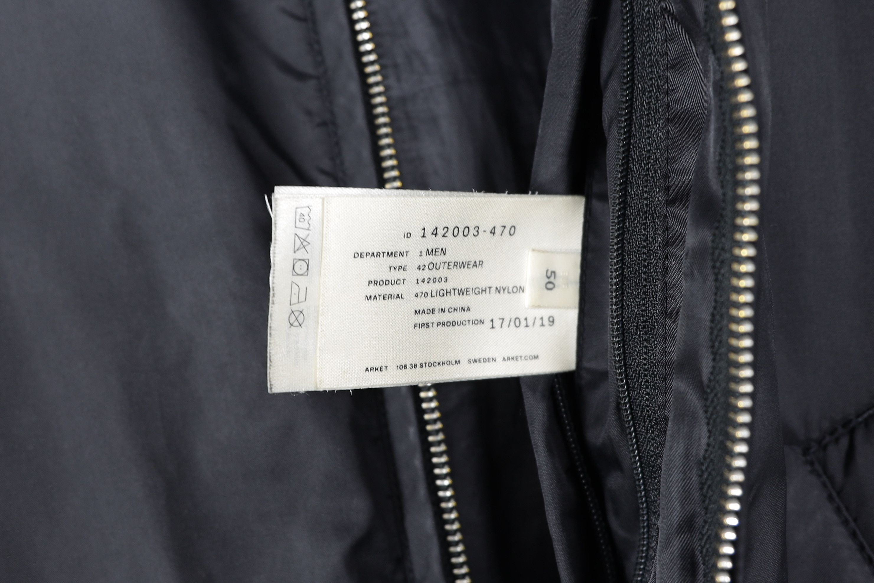 Arket Arket Black Nylon Thermore LIner Bomber Jacket 50 size Size US M / EU 48-50 / 2 - 10 Thumbnail