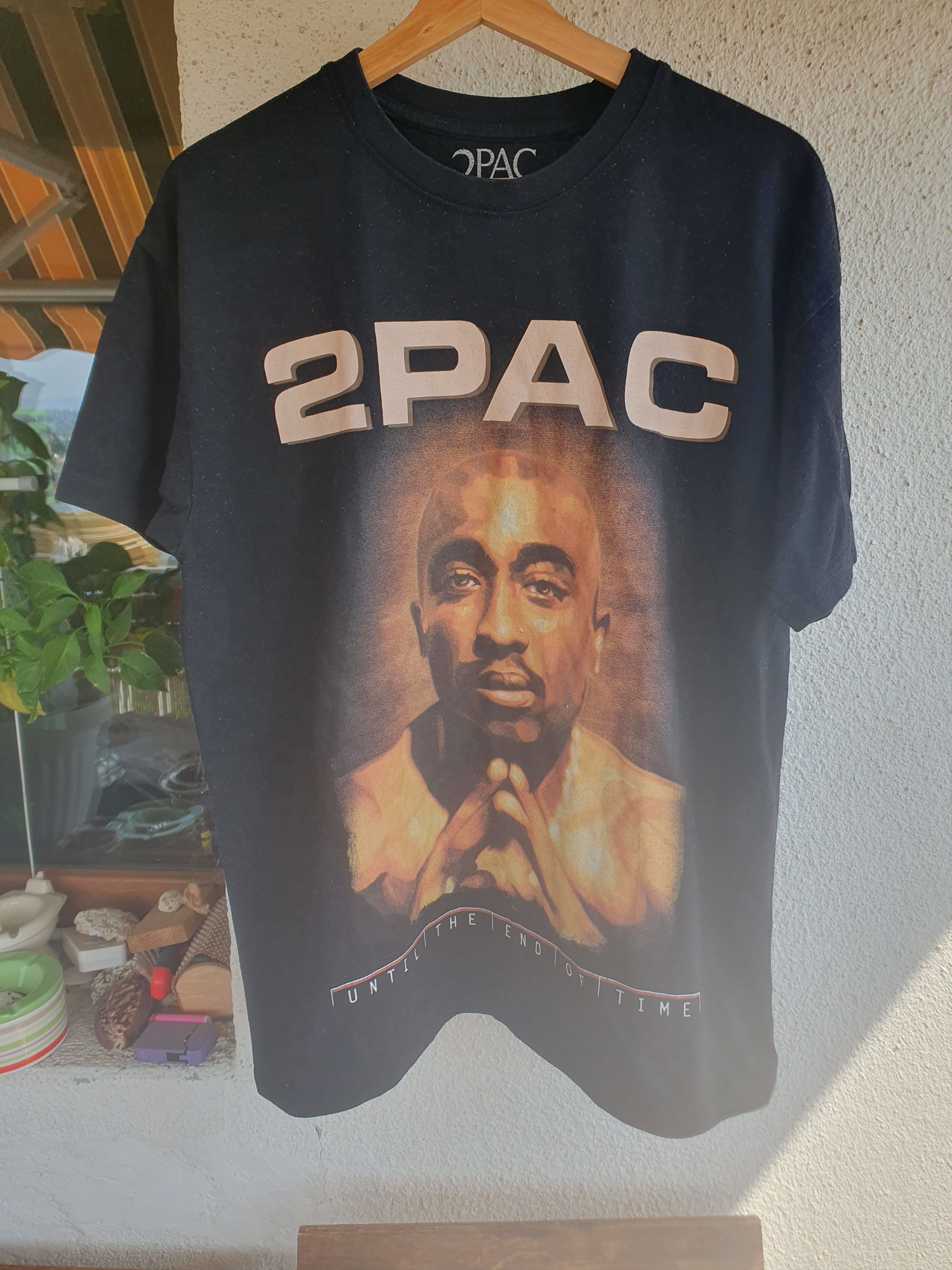 Pull & Bear × Rap Tees 2 Pac Pull & Bear Until The End Of Time 2020 t-shirt sz L? Size US L / EU 52-54 / 3 - 4 Thumbnail