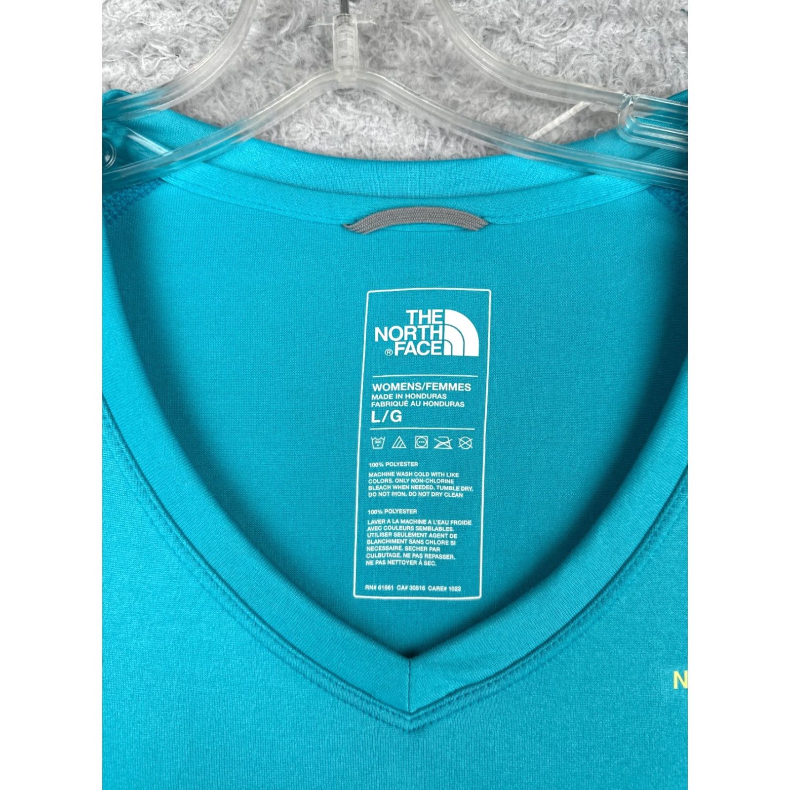 The North Face The North Face T-Shirt Womens Large Blue Short Sleeve V-Neck 100% Polyester READ Size L / US 10 / IT 46 - 7 Thumbnail