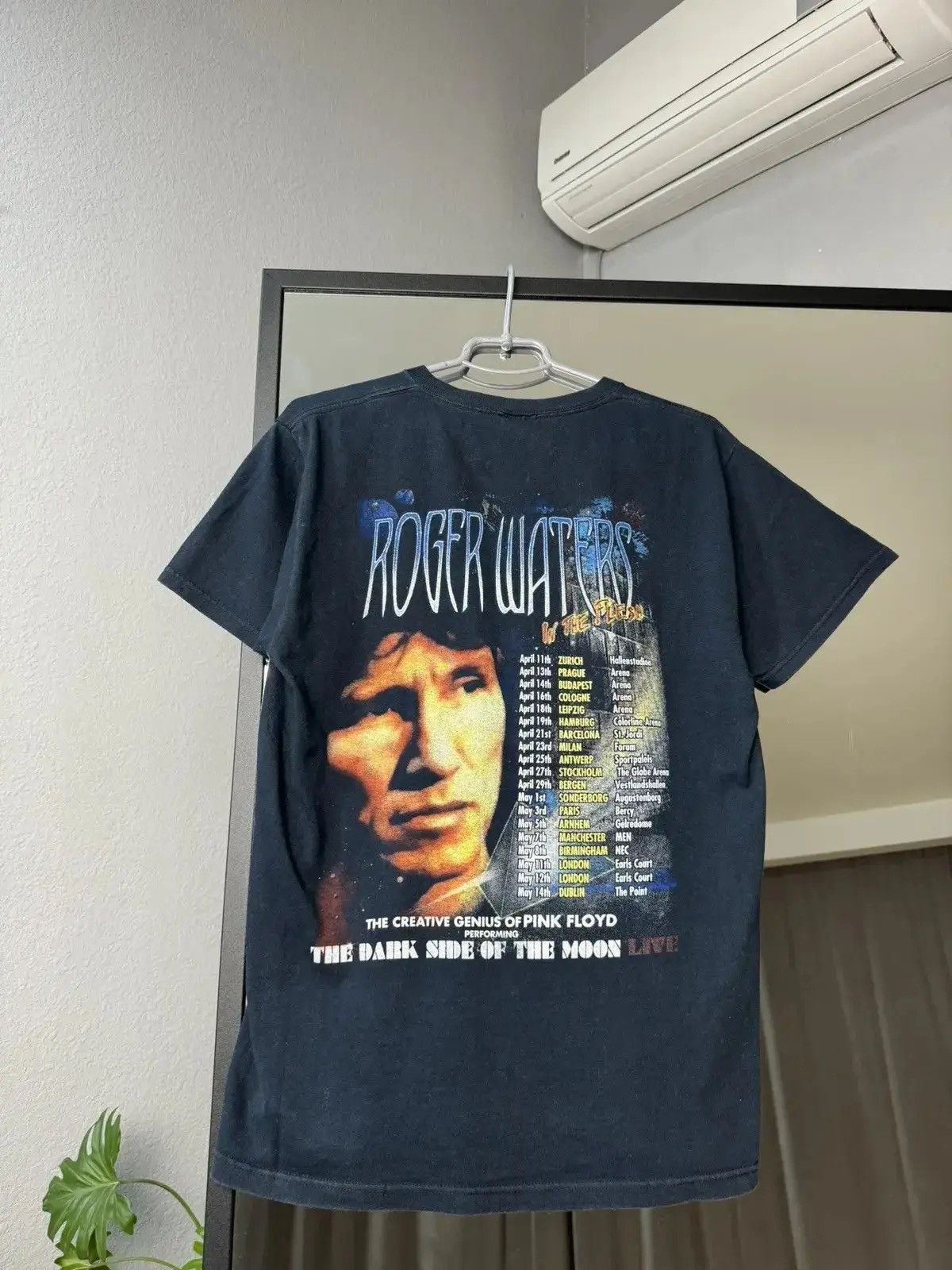 Band Tees × Pink Floyd × Vintage 🤯Vintage Pink Floyd Roger Water band tee rock the dirk side Size US M / EU 48-50 / 2 - 7 Thumbnail